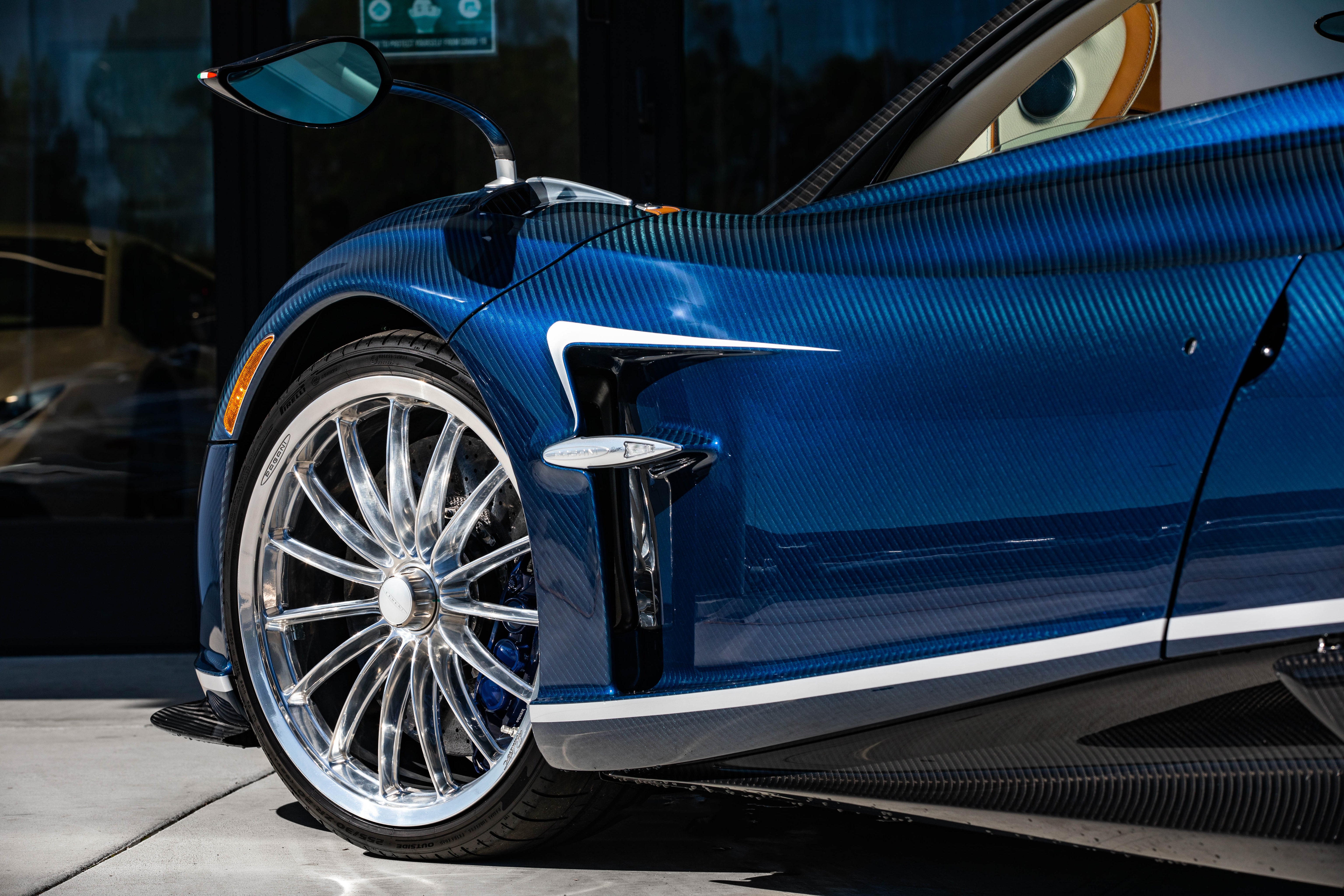 Pagani Huayra Roadster rot gia anh 4