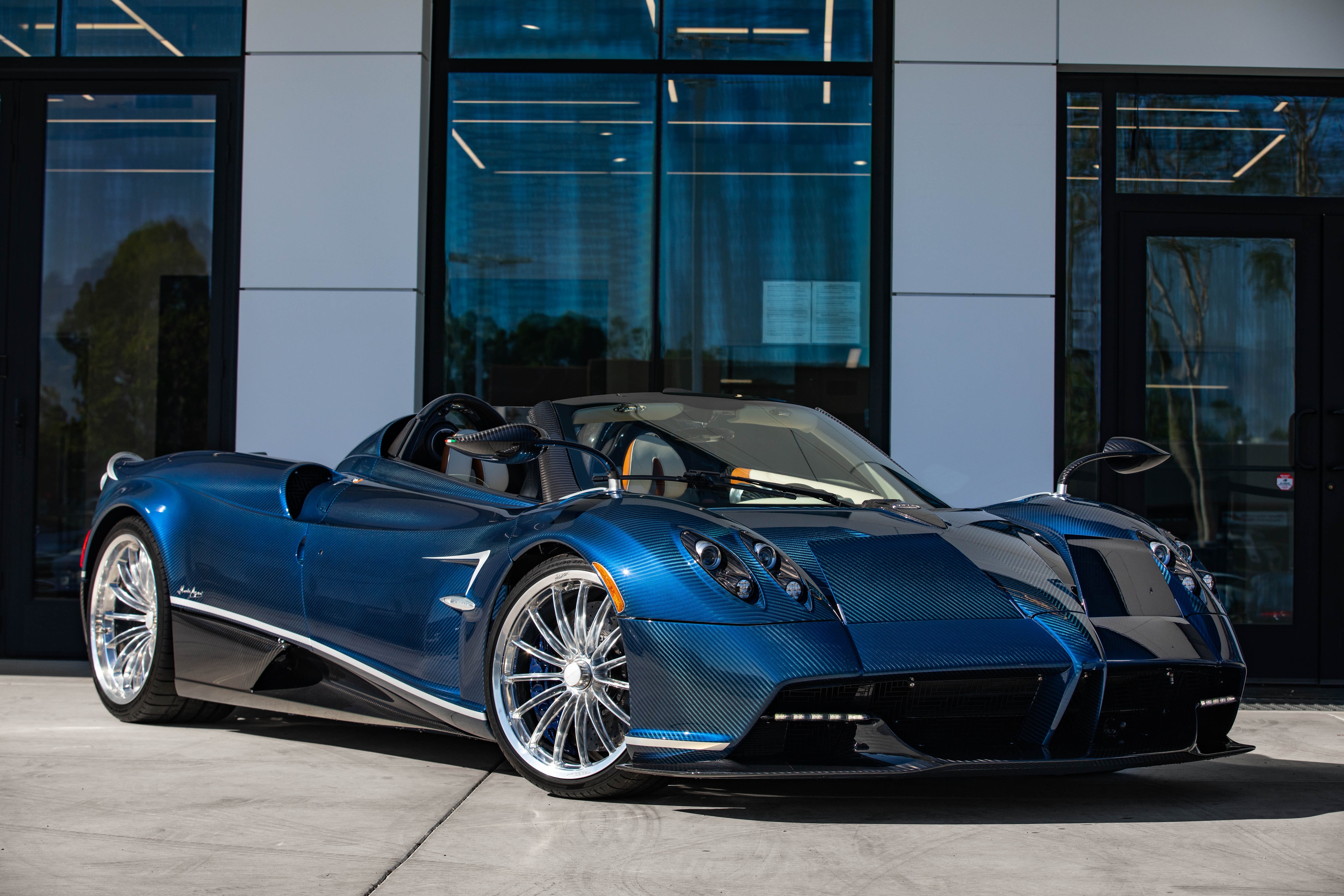 Pagani Huayra Roadster rot gia anh 1