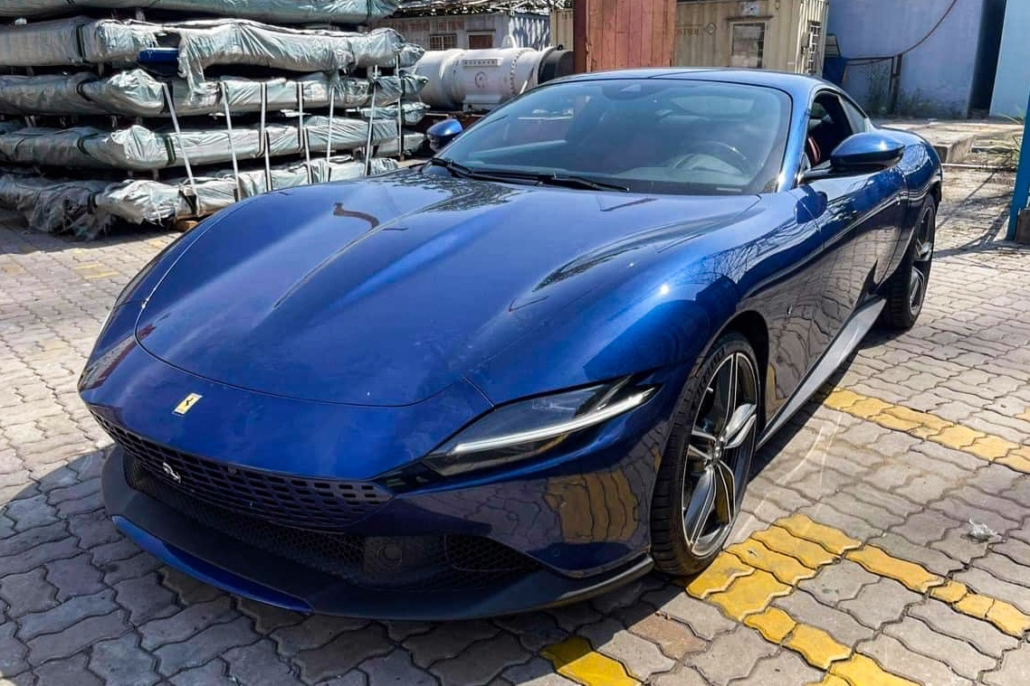 Sieu xe Ferrari Roma doi moi dau tien duoc mang ve Viet Nam hinh anh