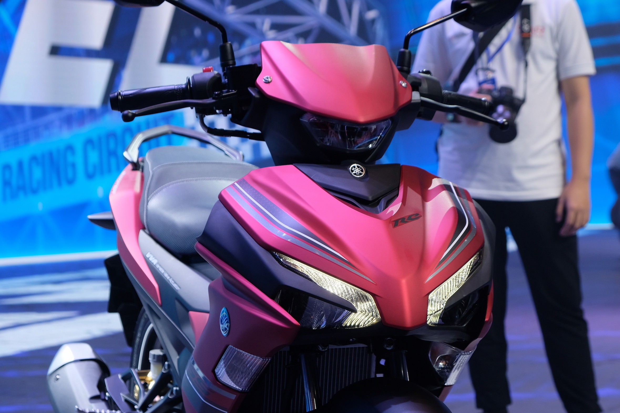 Yamaha Exciter 155 khan hang, nguoi dung phai doi vai ngay de nhan xe hinh anh