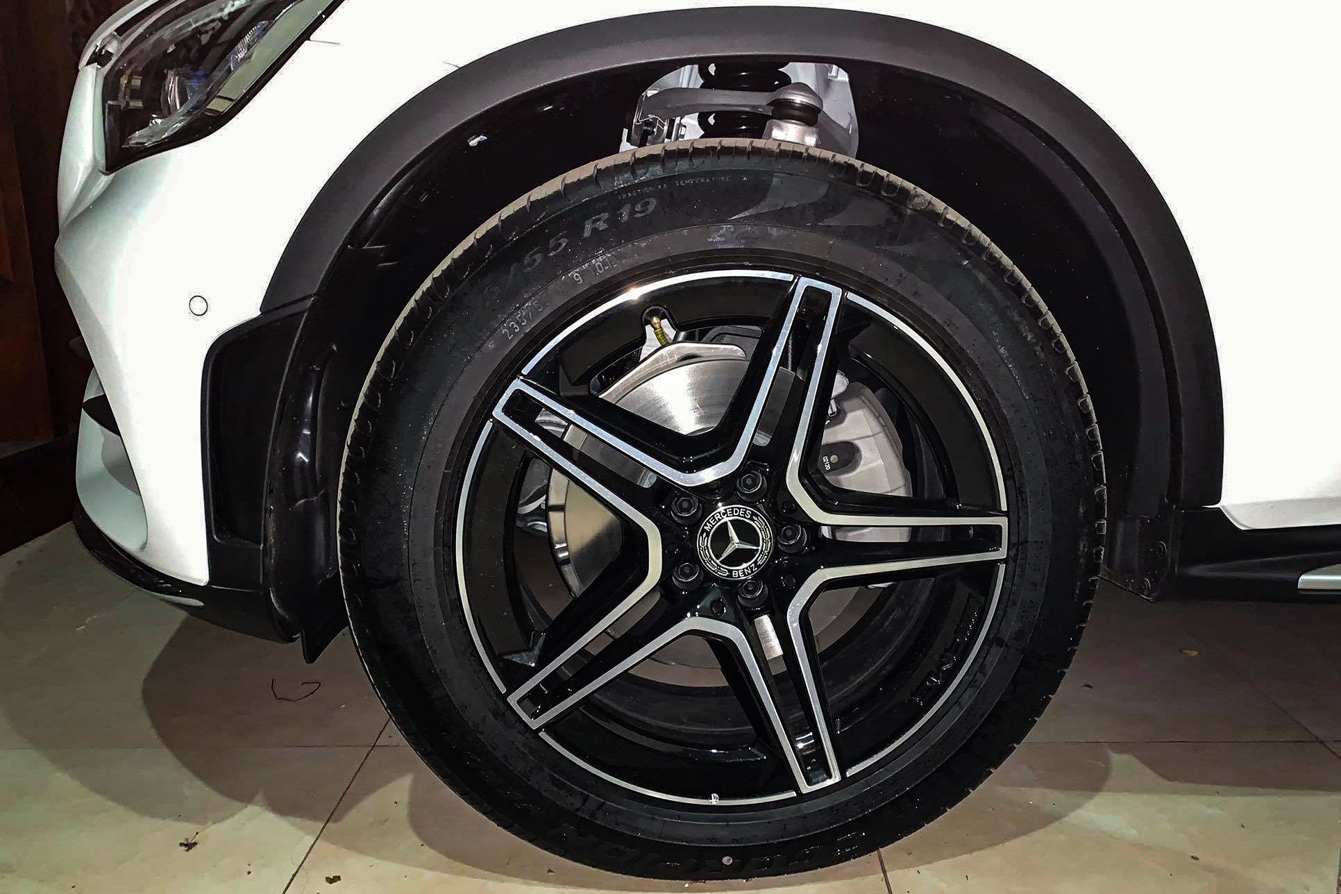 Mercedes-Benz Viet Nam anh 1