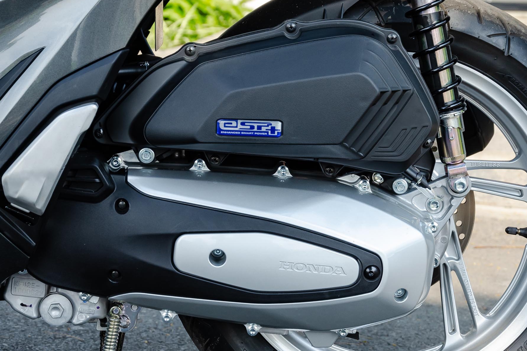 So sánh VinFast Theon và Honda SH 125i ABS ảnh 14 So sanh VinFast Theon va Honda SH 125i ABS anh 14