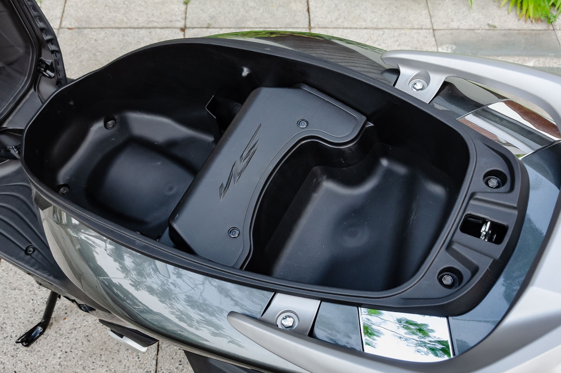 So sánh VinFast Theon và Honda SH 125i ABS ảnh 12 So sanh VinFast Theon va Honda SH 125i ABS anh 12