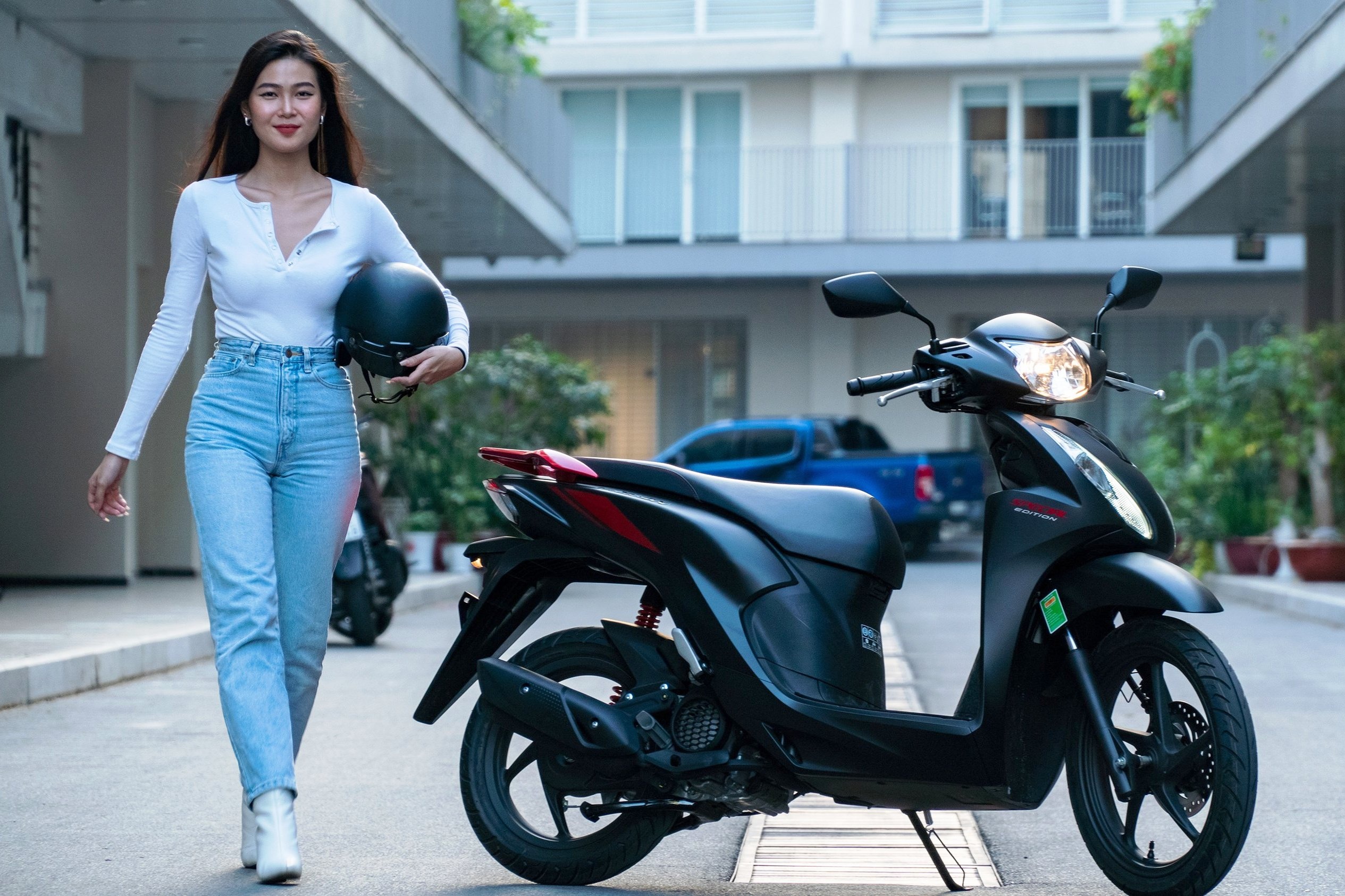 Danh gia Honda Vision ban Ca tinh - chiec SH thu nho hop voi chan dai hinh anh