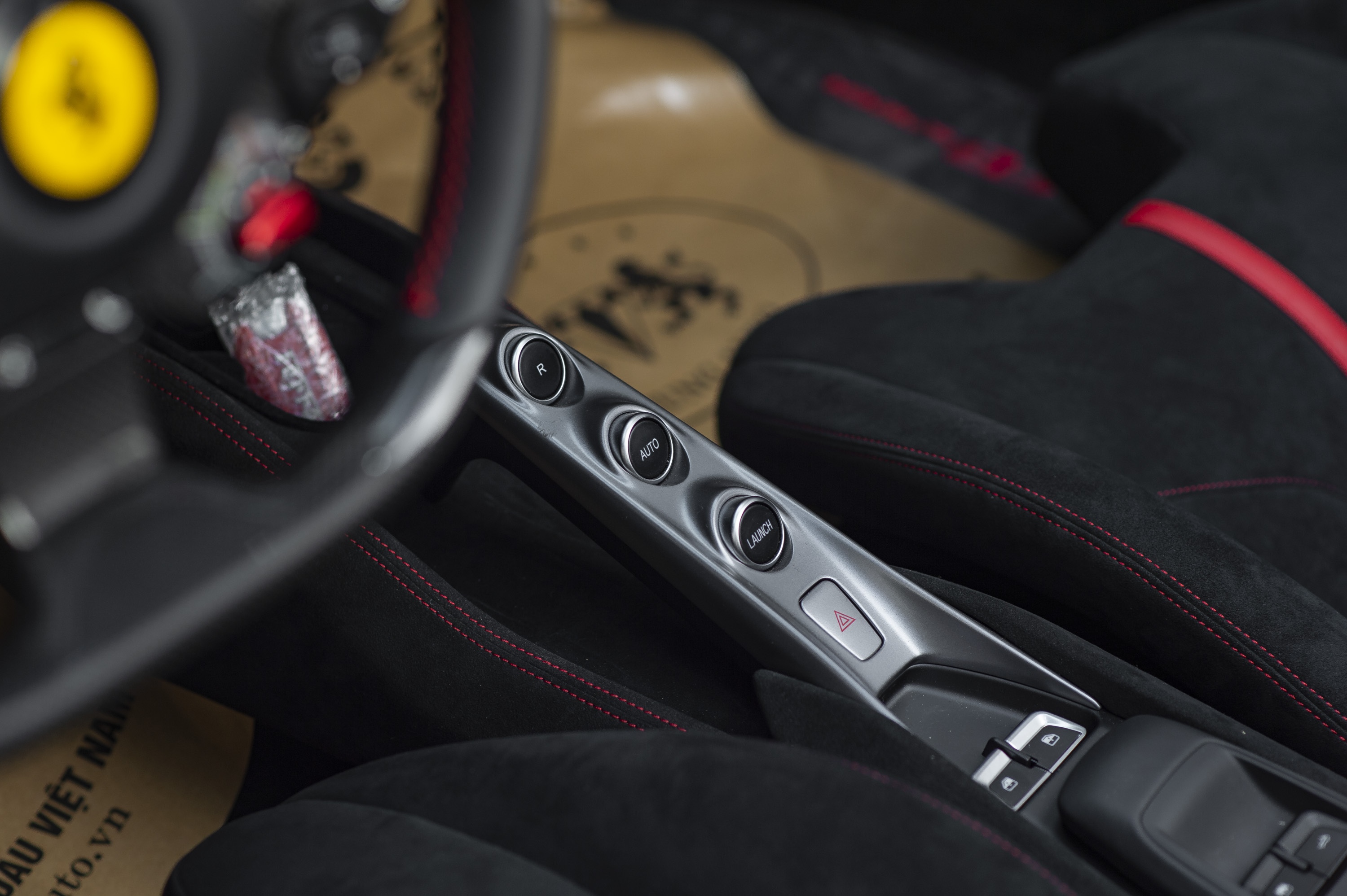 Chi tiet Ferrari F8 Spider tai Viet Nam anh 13