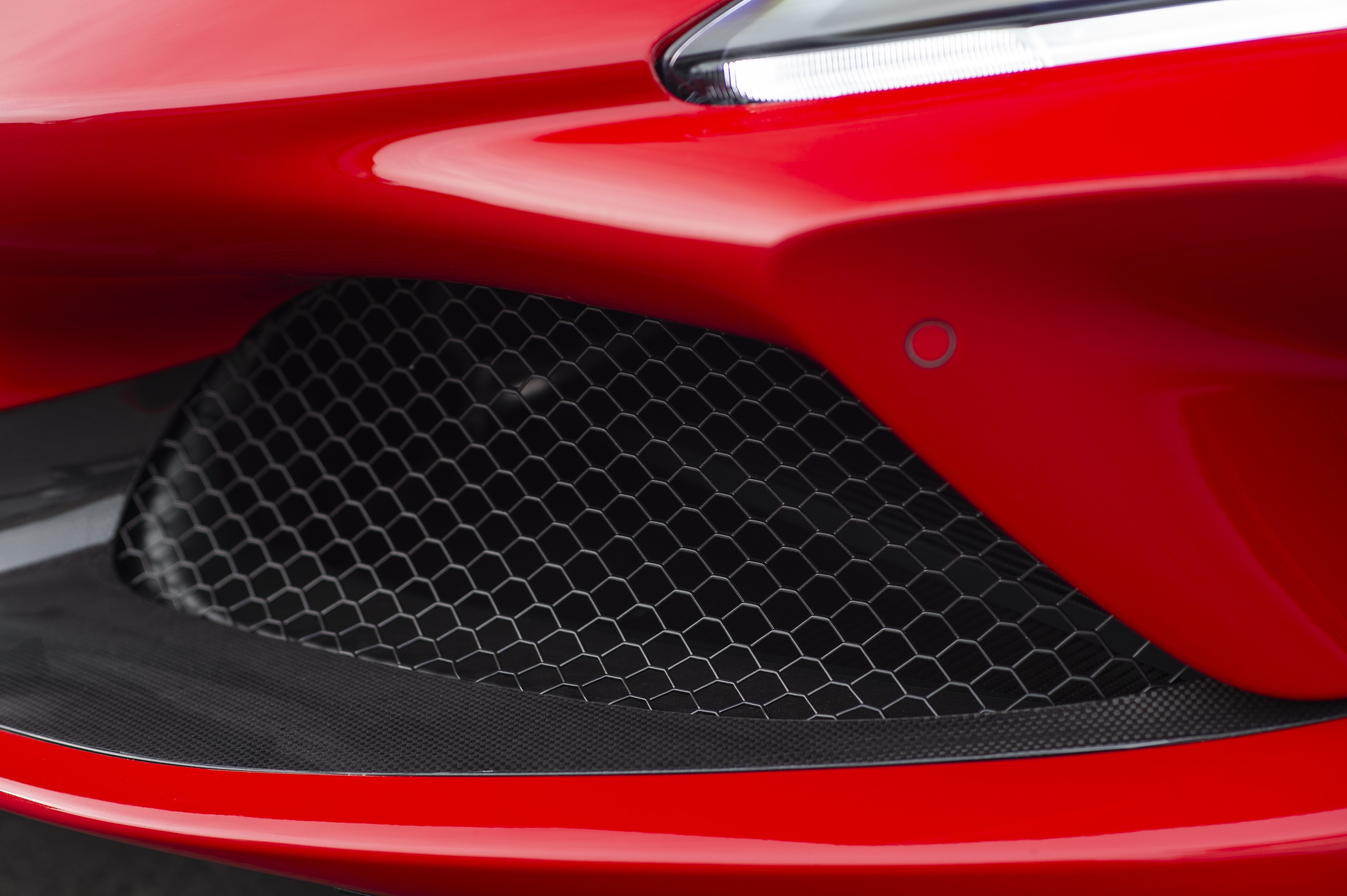 Chi tiet Ferrari F8 Spider tai Viet Nam anh 4