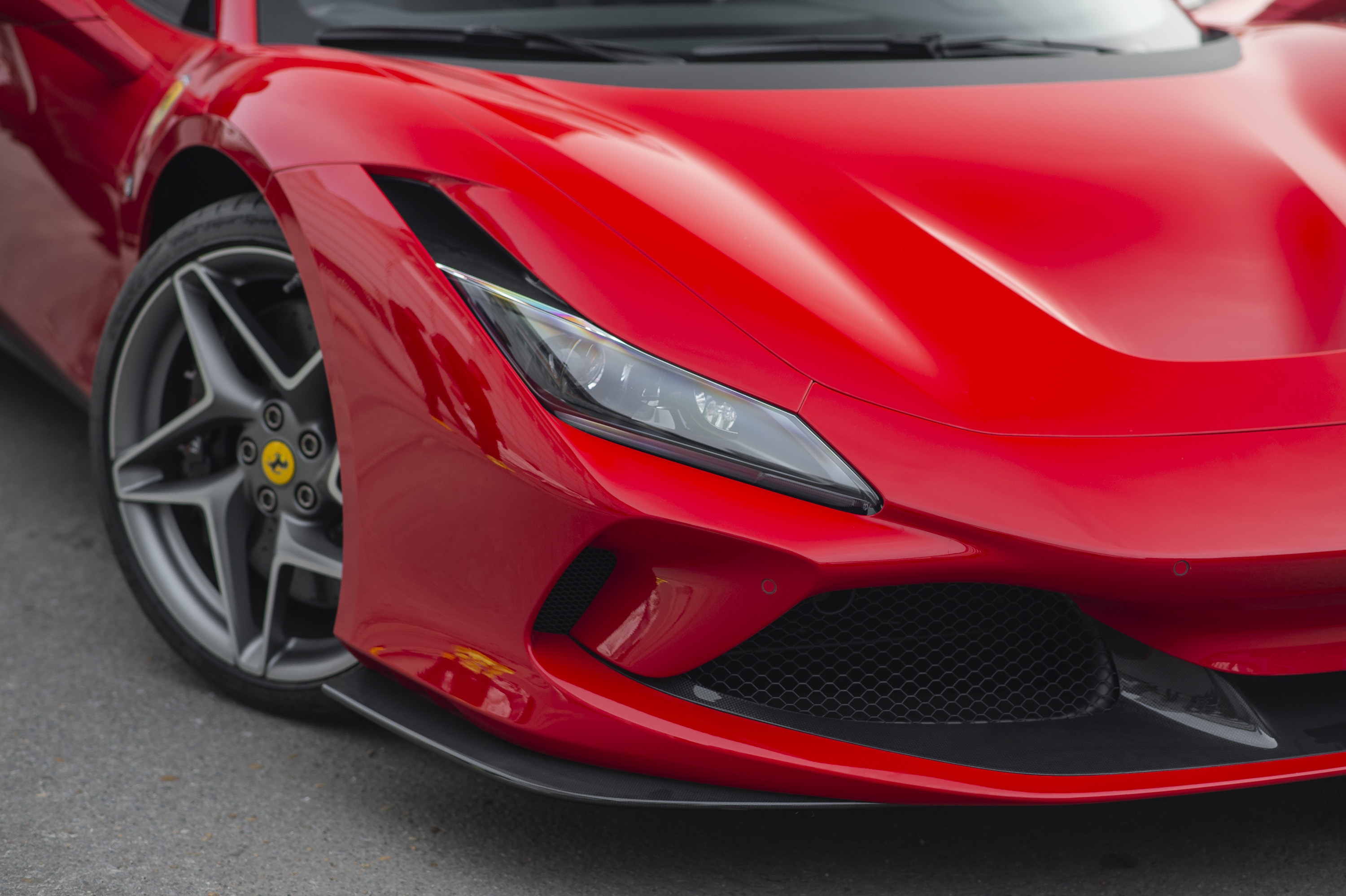 Chi tiet Ferrari F8 Spider tai Viet Nam anh 5