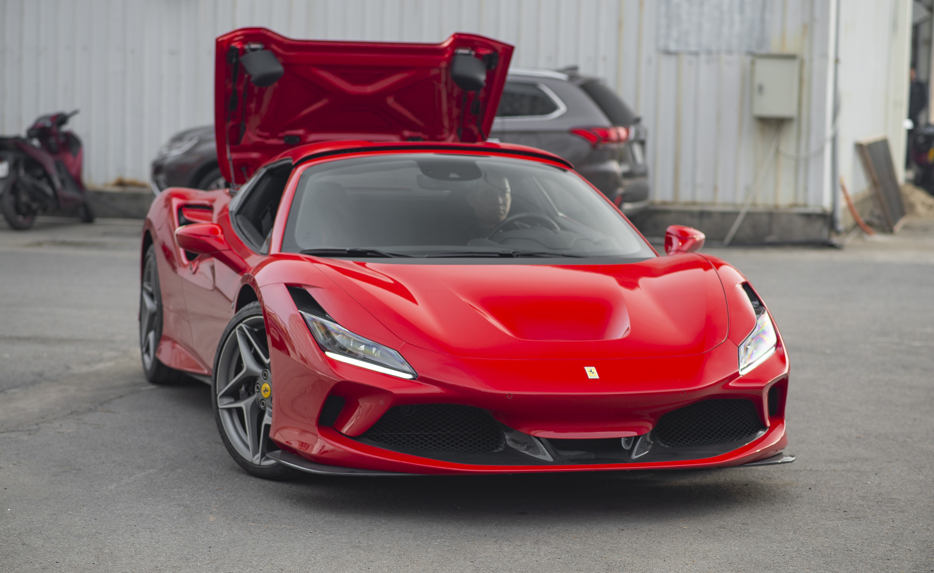 Chi tiet Ferrari F8 Spider tai Viet Nam anh 9