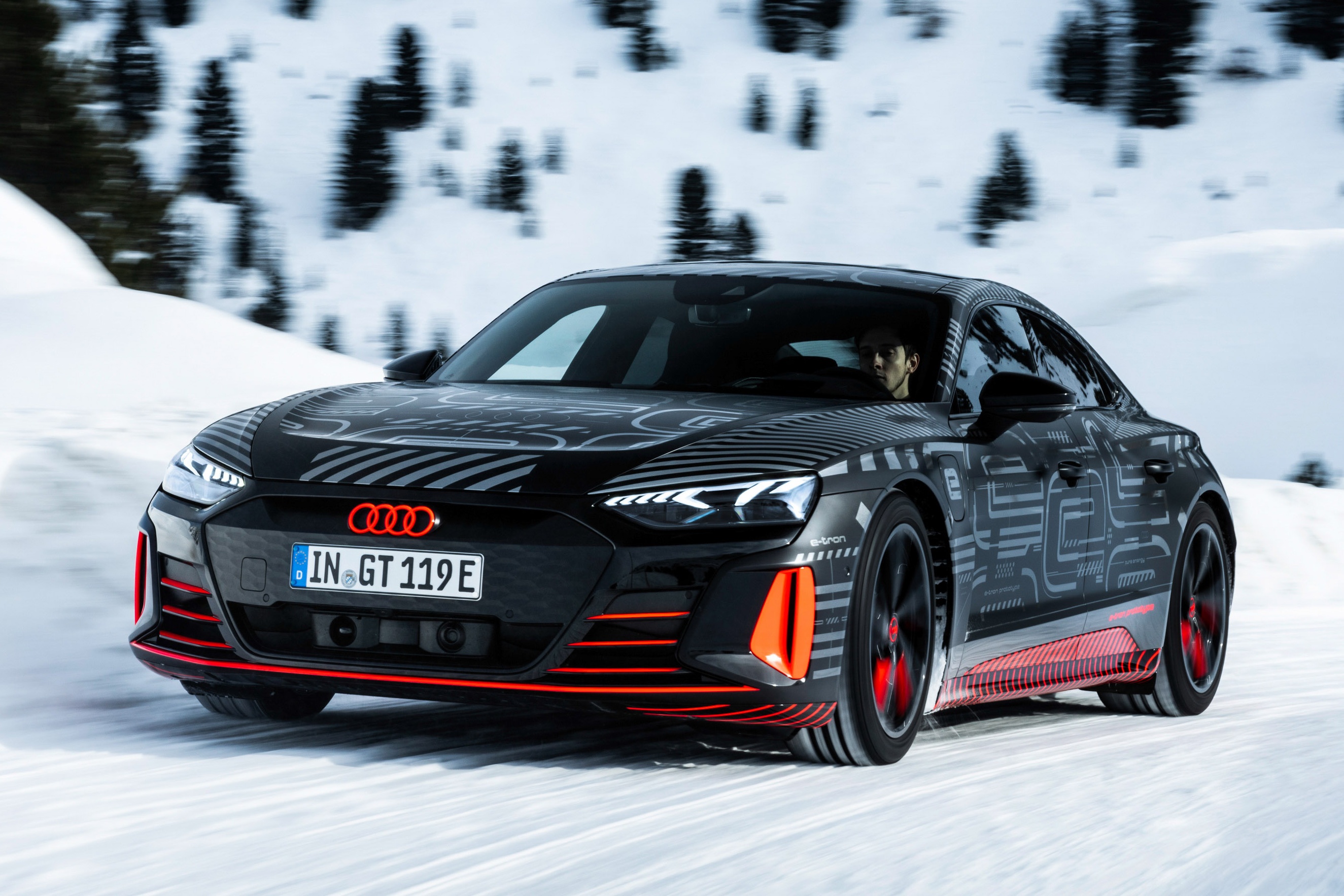 Audi e-tron GT se duoc ra mat vao thang 2 hinh anh