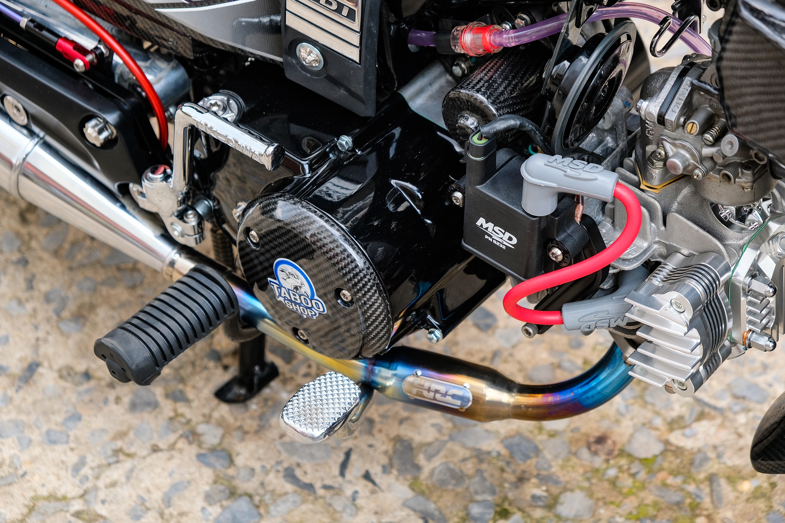 Honda Dream được độ dàn áo carbon tại TP.HCM ảnh 12 Honda Dream duoc do dan ao carbon tai TP.HCM anh 12