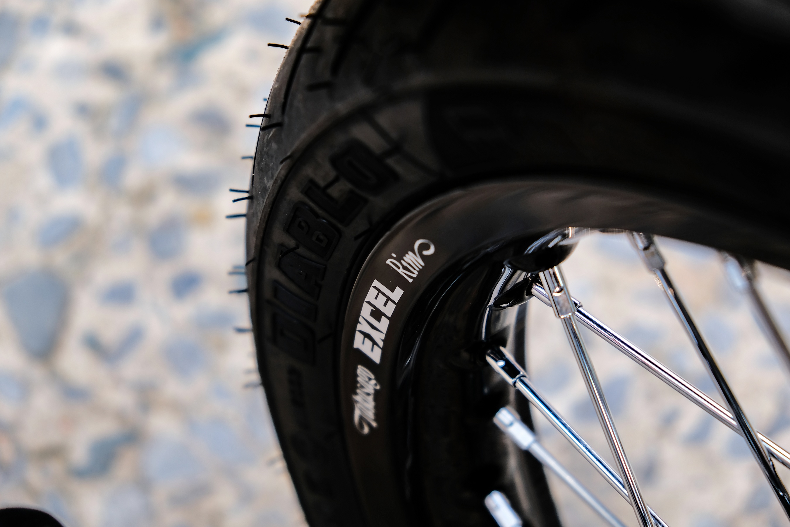 Honda Dream được độ dàn áo carbon tại TP.HCM ảnh 7 Honda Dream duoc do dan ao carbon tai TP.HCM anh 7