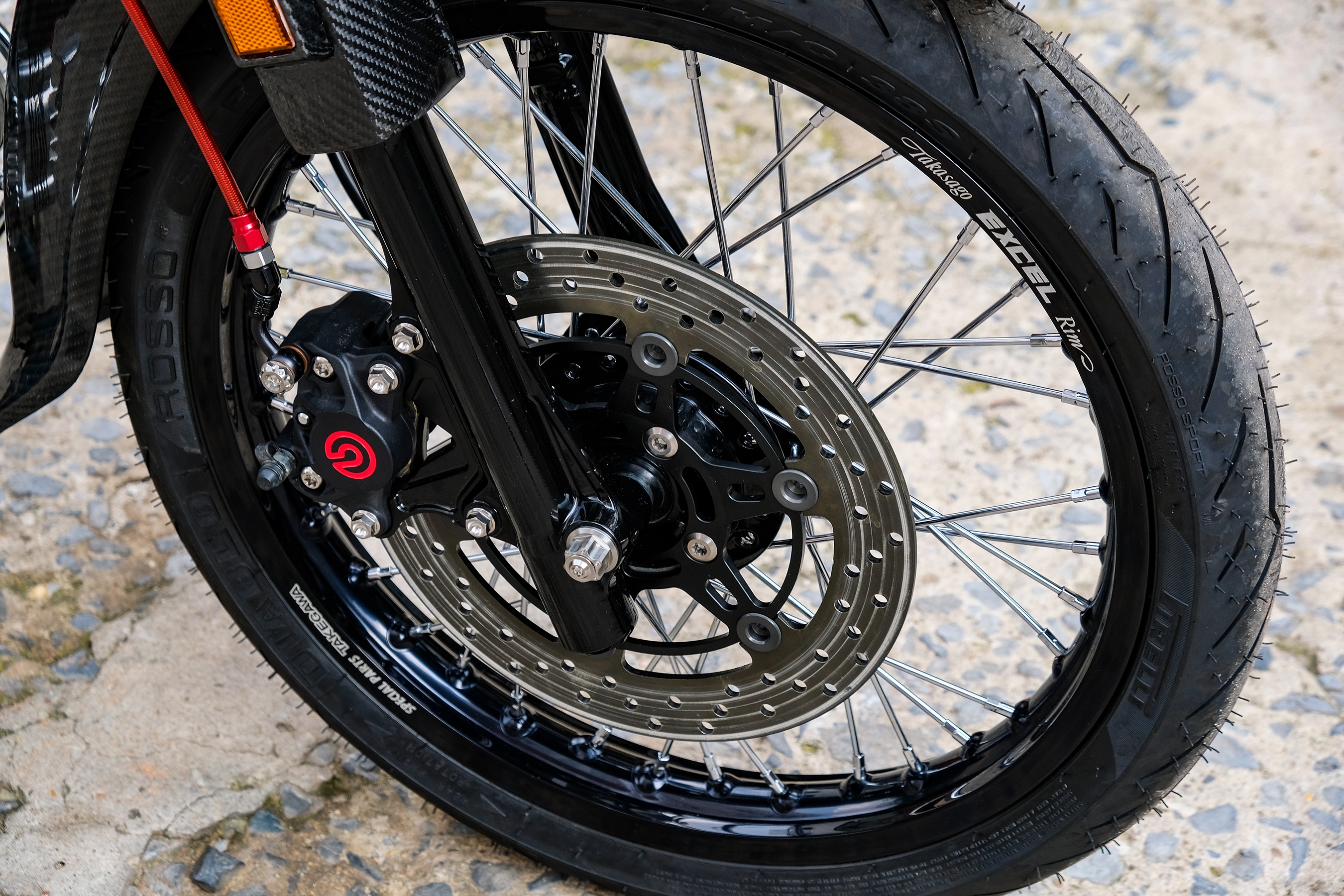 Honda Dream được độ dàn áo carbon tại TP.HCM ảnh 8 Honda Dream duoc do dan ao carbon tai TP.HCM anh 8