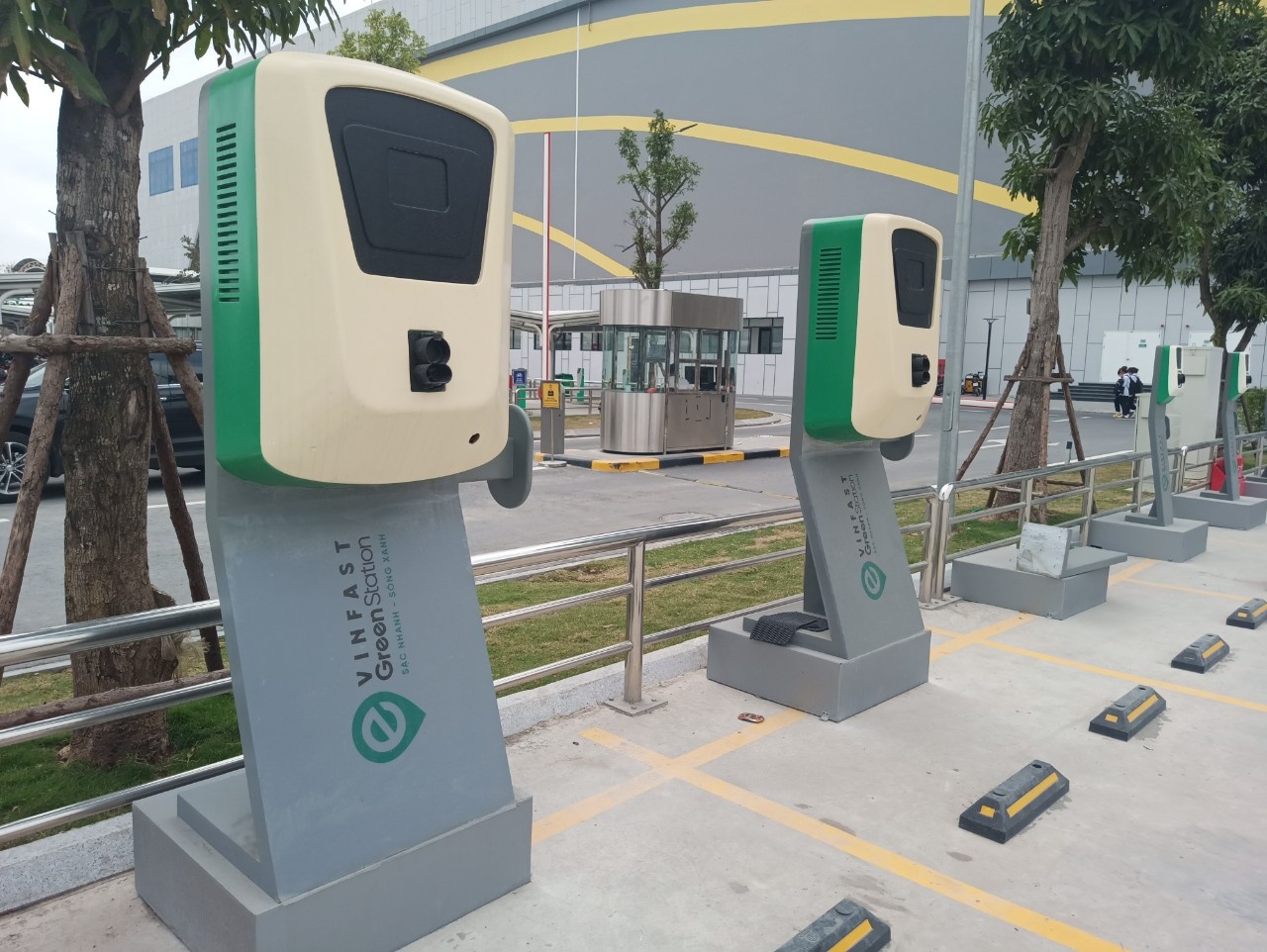 VinFast xây dựng trạm sạc điện ảnh 1 VinFast xay dung tram sac dien anh 1