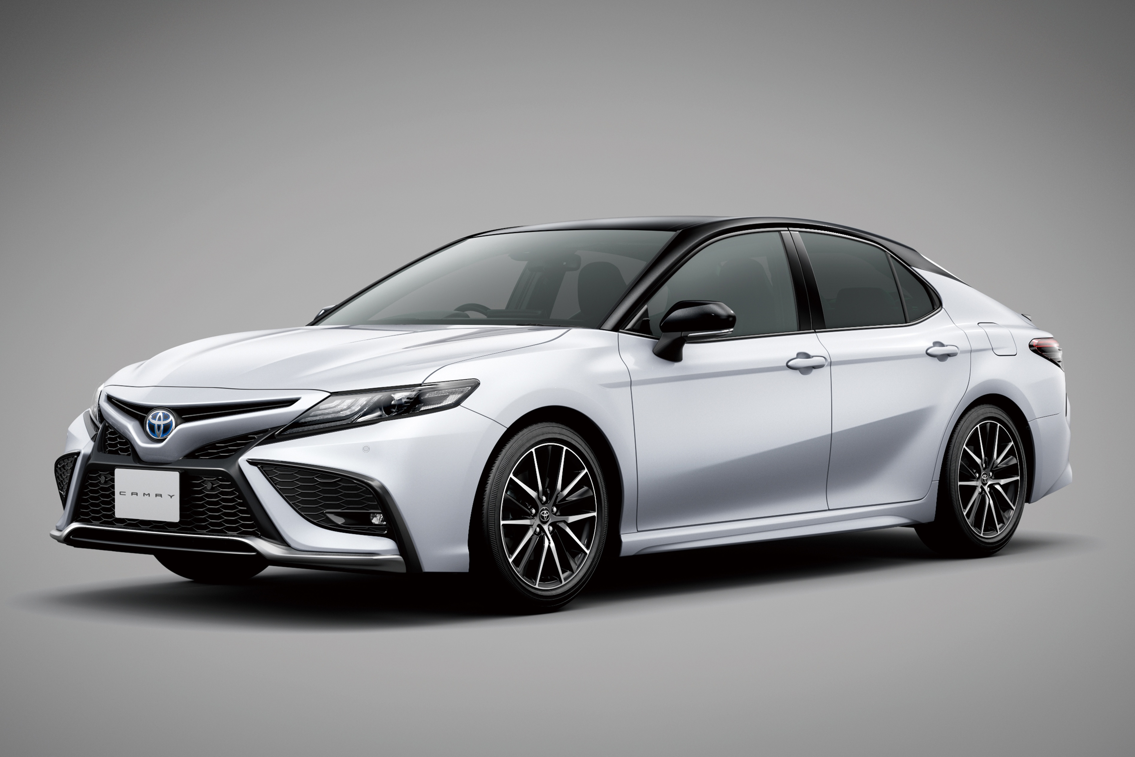 Toyota Camry doi 2021 duoc ra mat tai Nhat Ban hinh anh