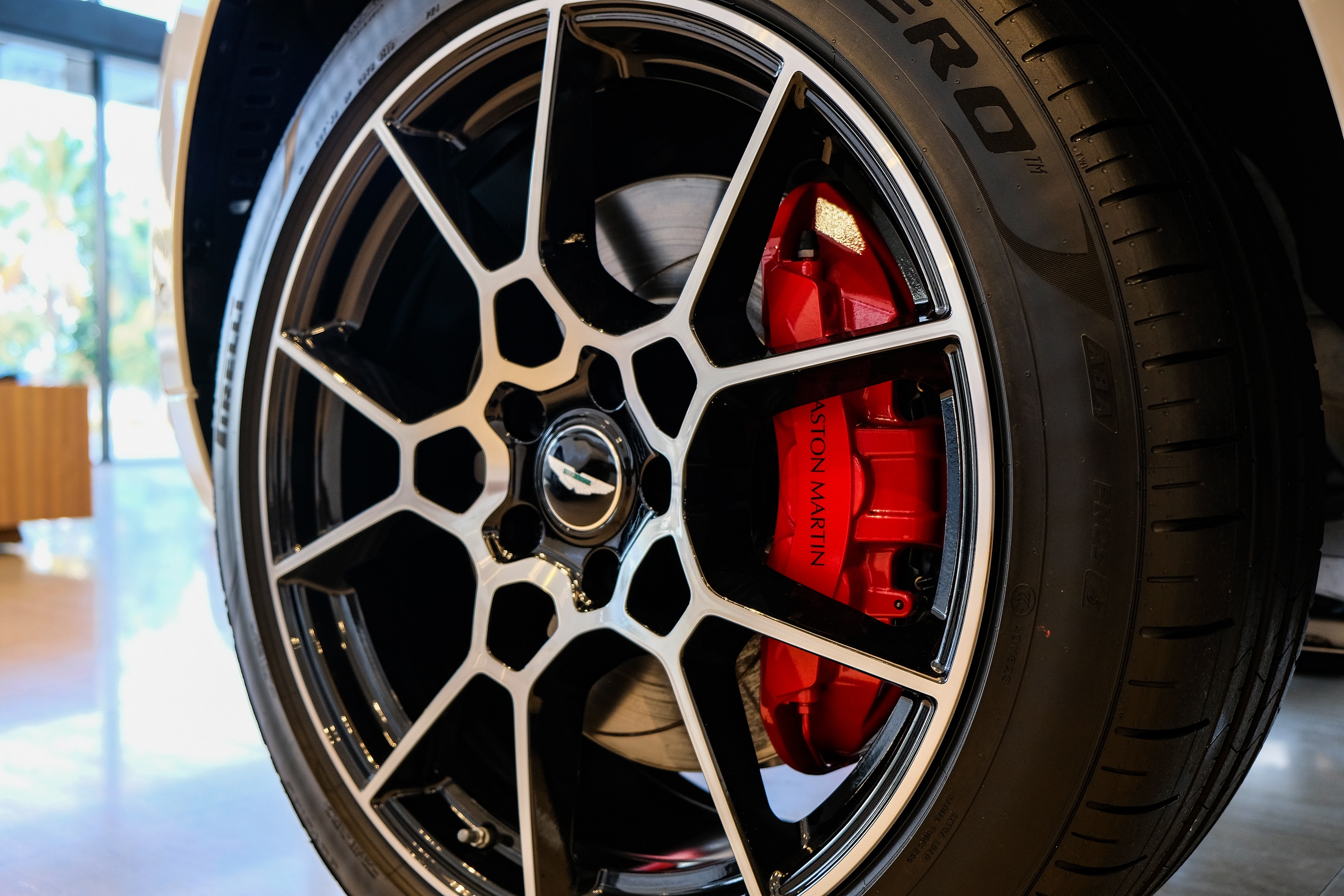 Chi tiết Aston Martin DBX tại Việt Nam ảnh 12 Chi tiet Aston Martin DBX tai Viet Nam anh 12