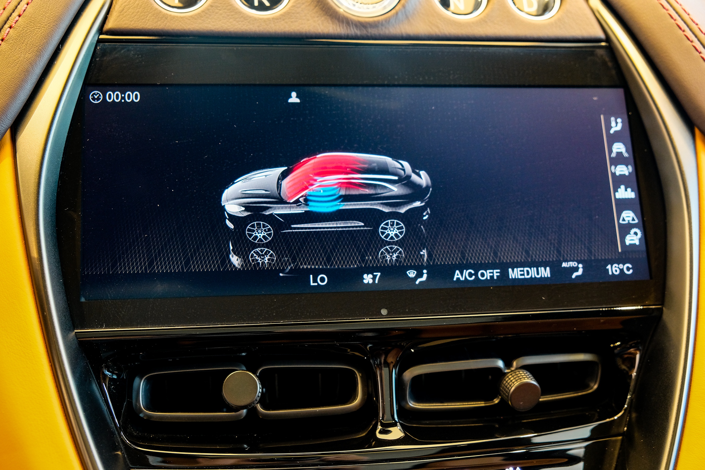 Chi tiết Aston Martin DBX tại Việt Nam ảnh 22 Chi tiet Aston Martin DBX tai Viet Nam anh 22