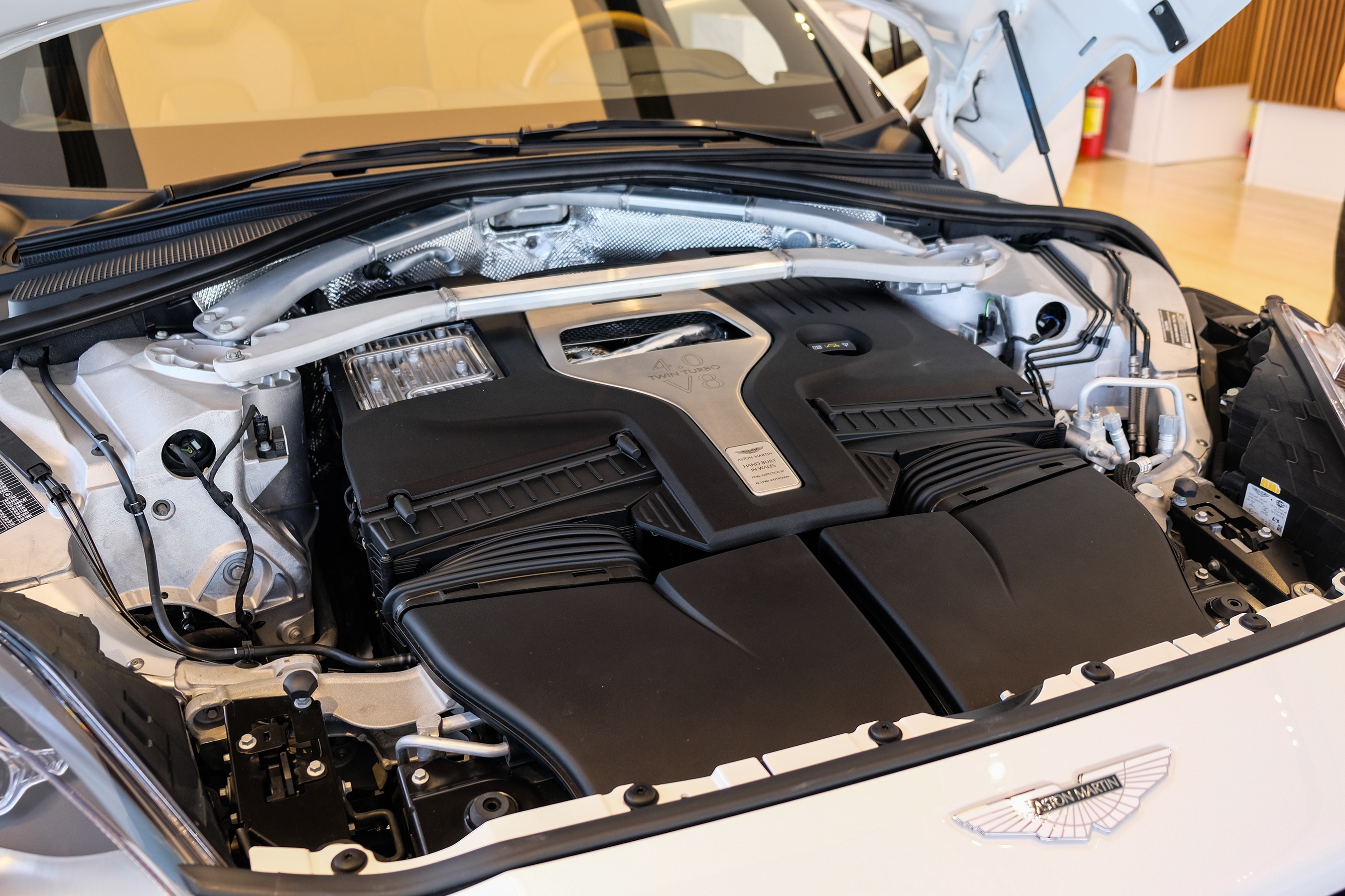 Chi tiet Aston Martin DBX tai Viet Nam anh 27