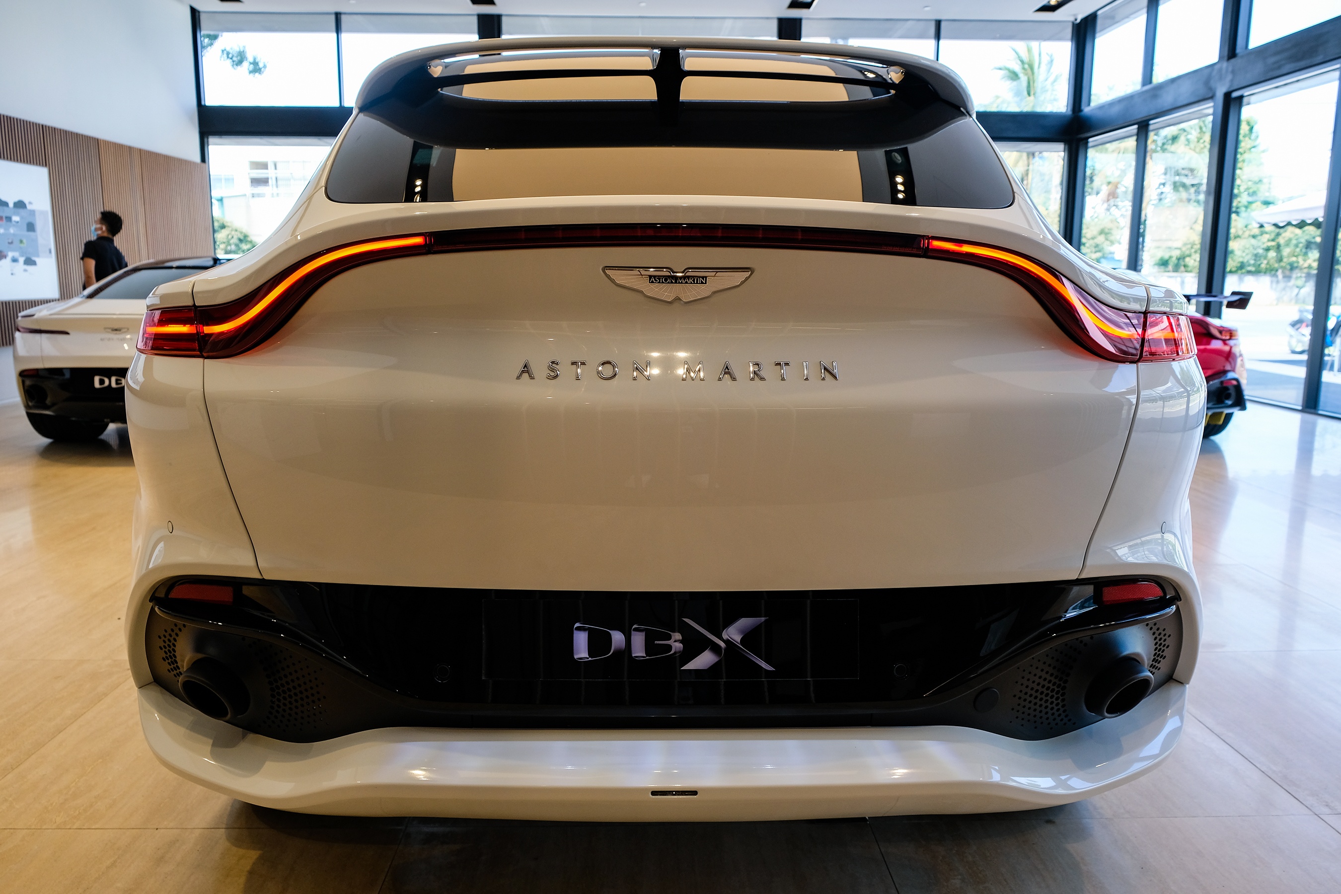 Chi tiet Aston Martin DBX tai Viet Nam anh 3