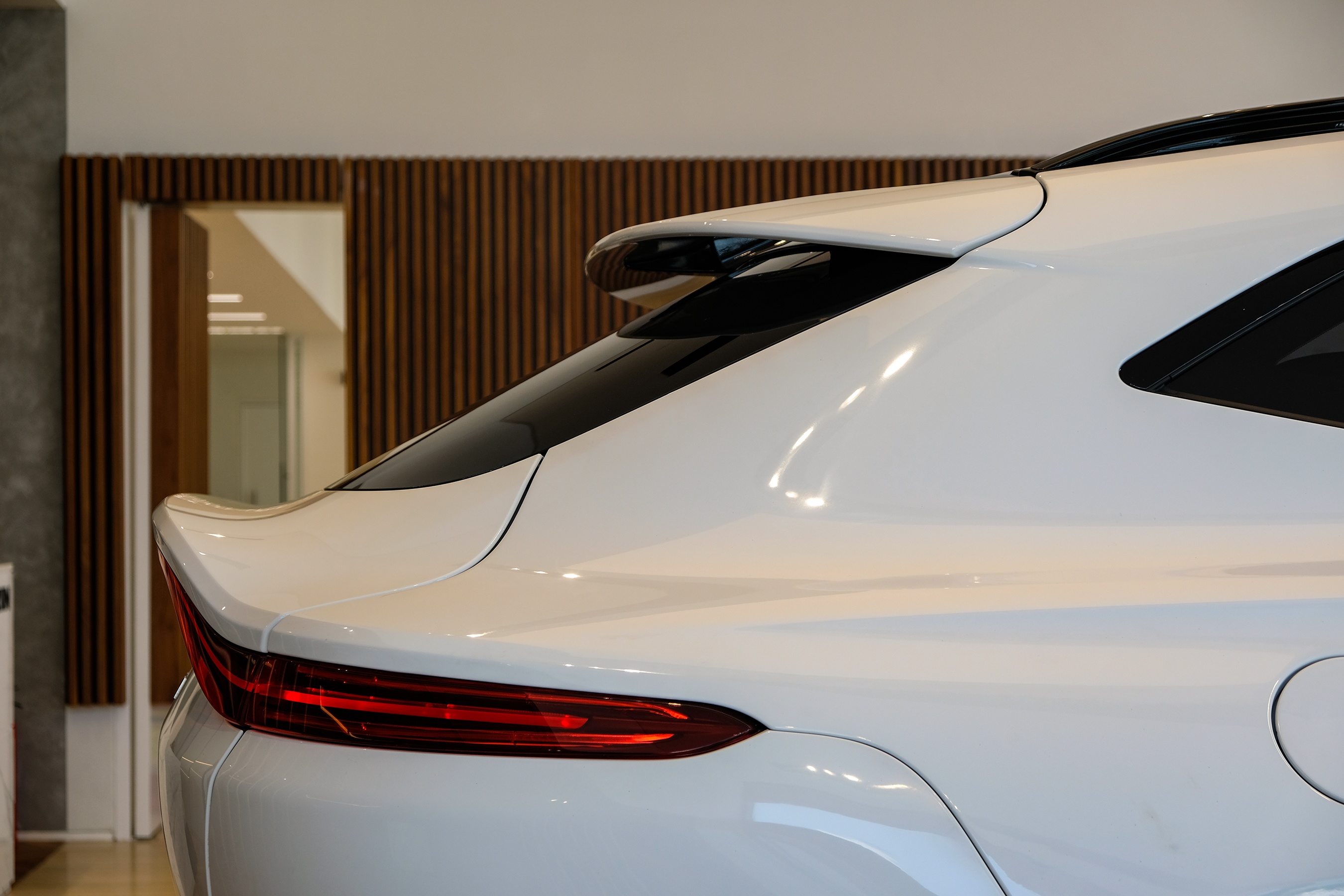 Chi tiết Aston Martin DBX tại Việt Nam ảnh 9 Chi tiet Aston Martin DBX tai Viet Nam anh 9