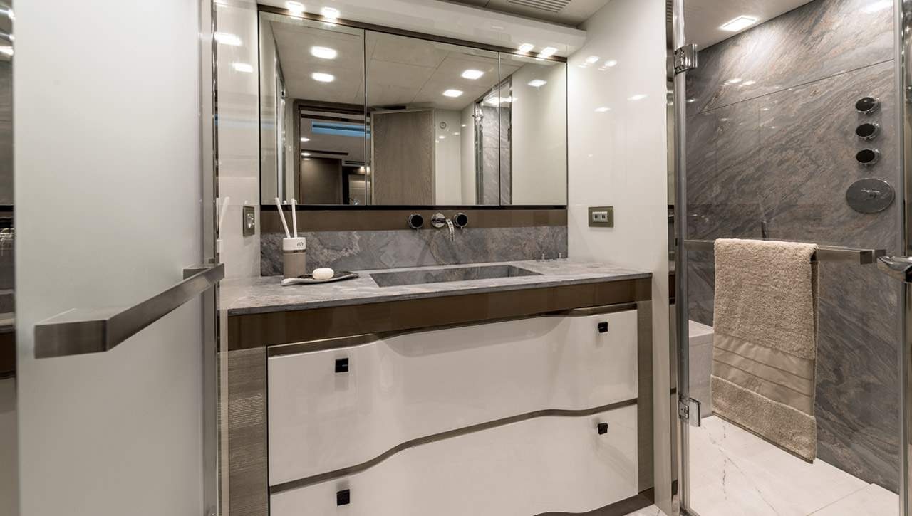 Du thuyen MCY 96 anh 11