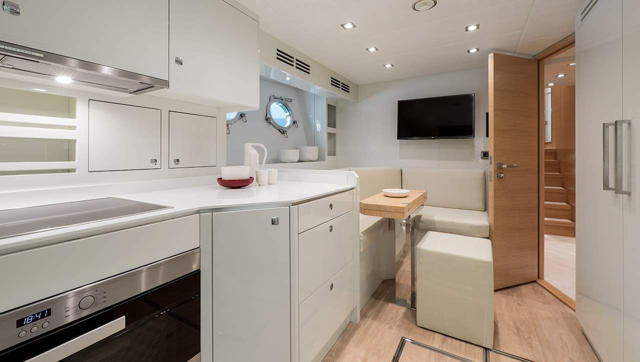 Du thuyen MCY 96 anh 15