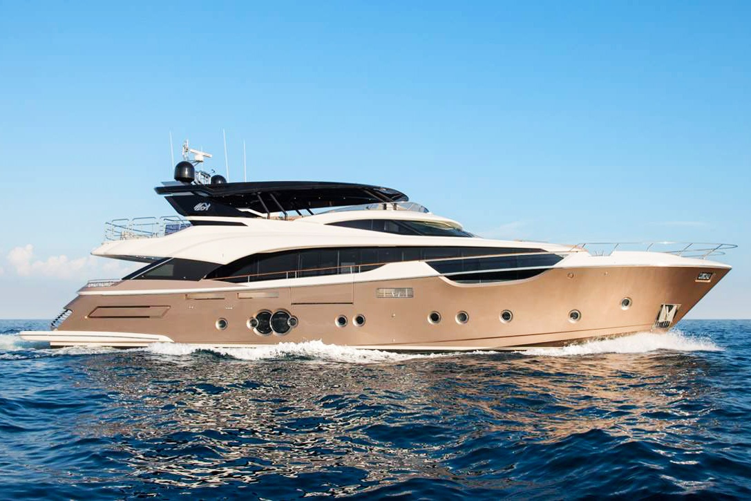 Chi tiet du thuyen MCY 96 co gia gan 11 trieu USD hinh anh