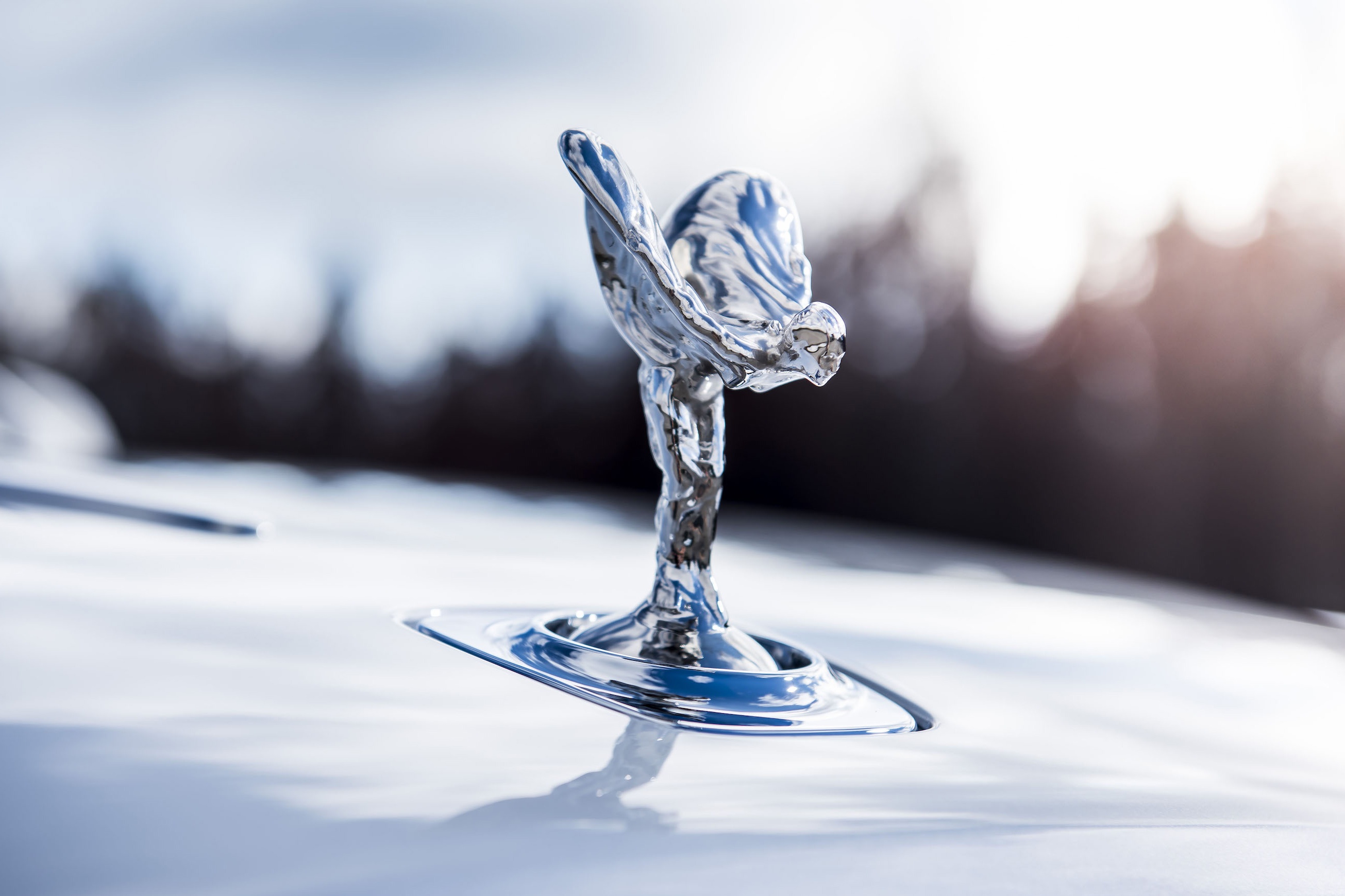 Spirit of Ecstasy - bieu tuong dang mo uoc cua nganh oto the gioi hinh anh