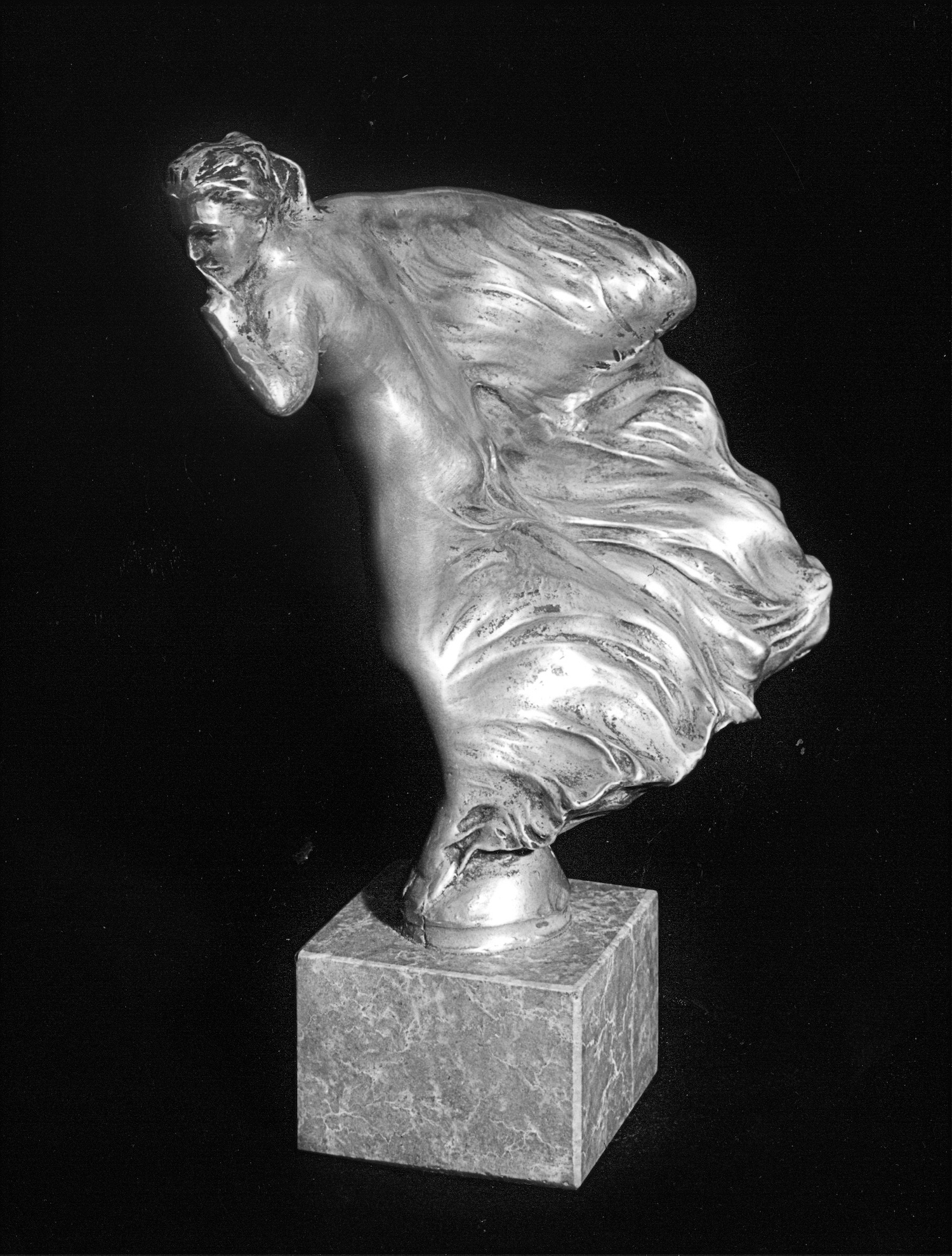 chi tiet bieu tuong Rolls-Royce Spirit of Ecstasy anh 3