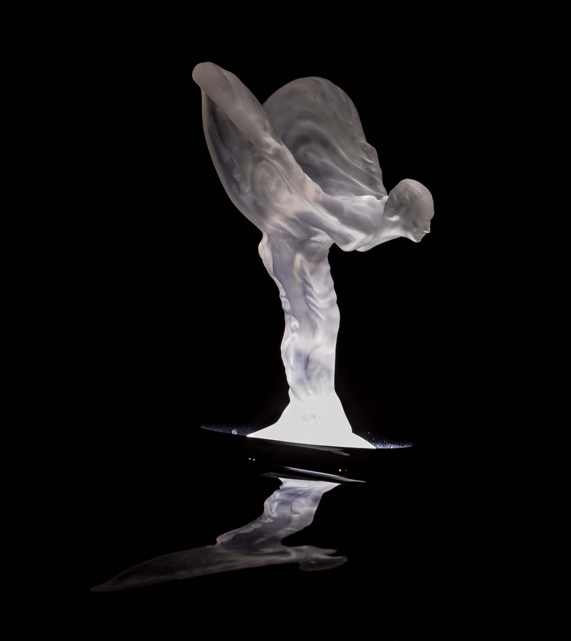 chi tiết biểu tượng Rolls-Royce Spirit of Ecstasy ảnh 11 chi tiet bieu tuong Rolls-Royce Spirit of Ecstasy anh 11