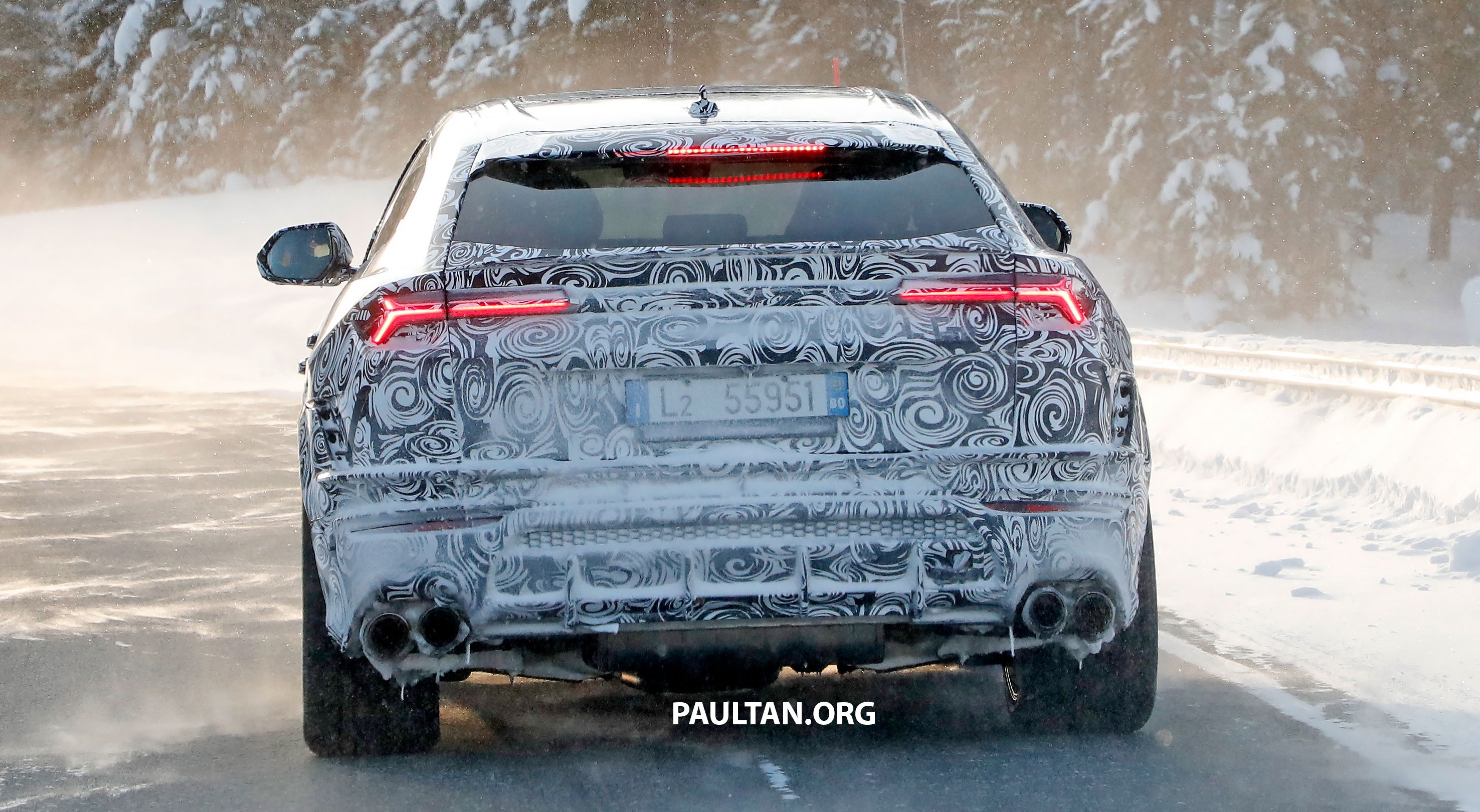 Lamborghini Urus lo anh chay thu anh 2