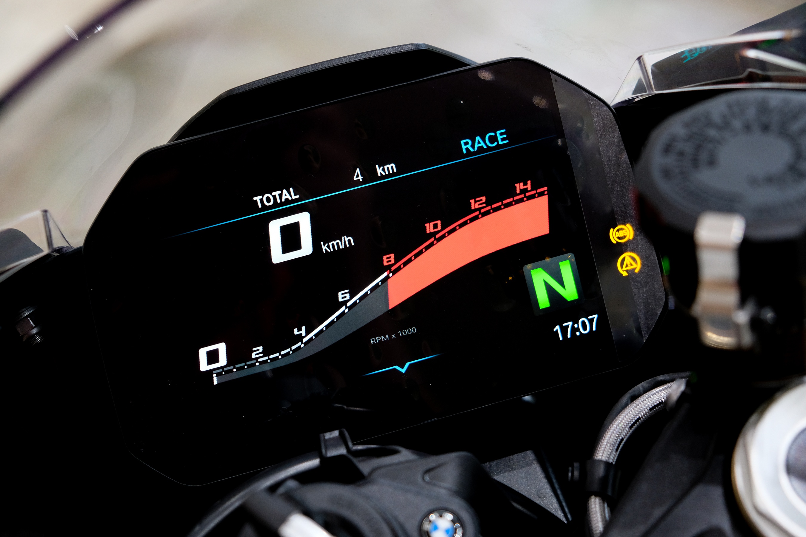 BMW S 1000 RR Black Storm Metallic ra mat anh 9