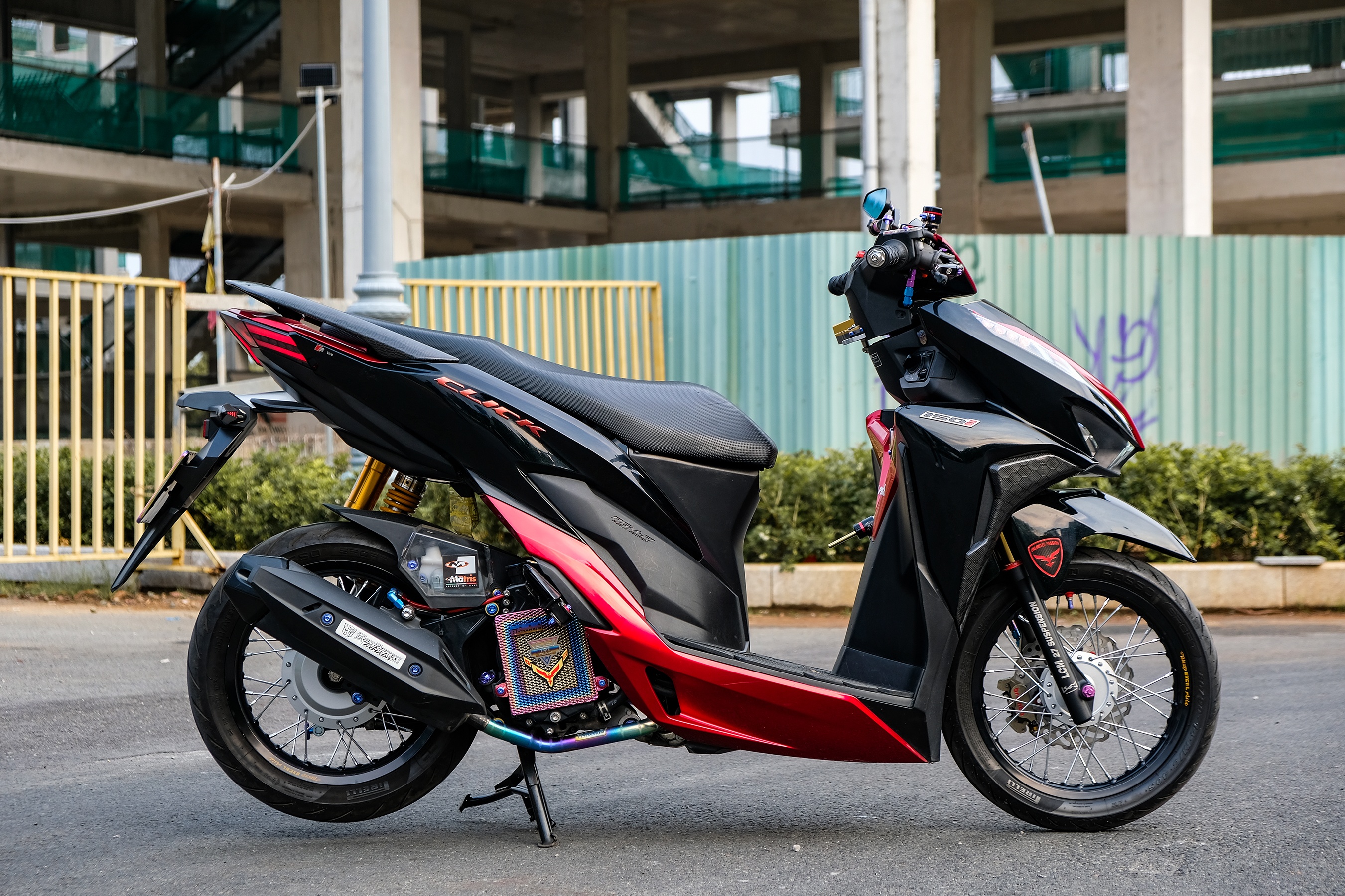 Honda Click duoc do den bat doi xung tai TP.HCM anh 3