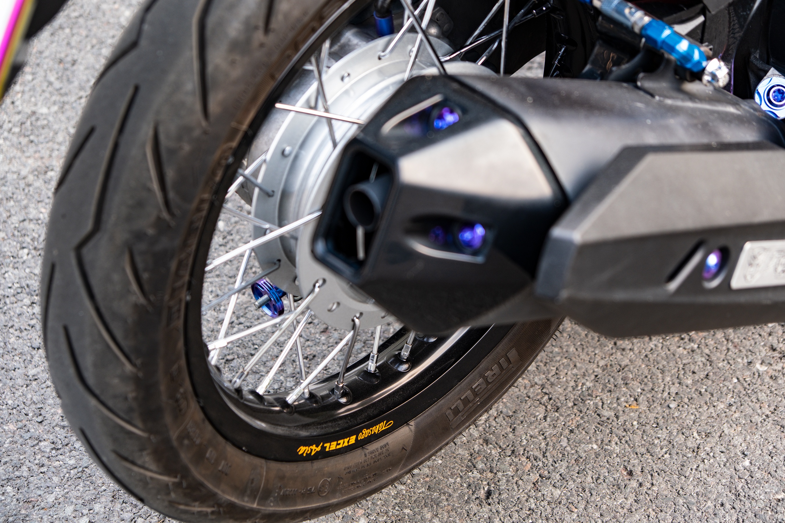 Honda Click duoc do den bat doi xung tai TP.HCM anh 11