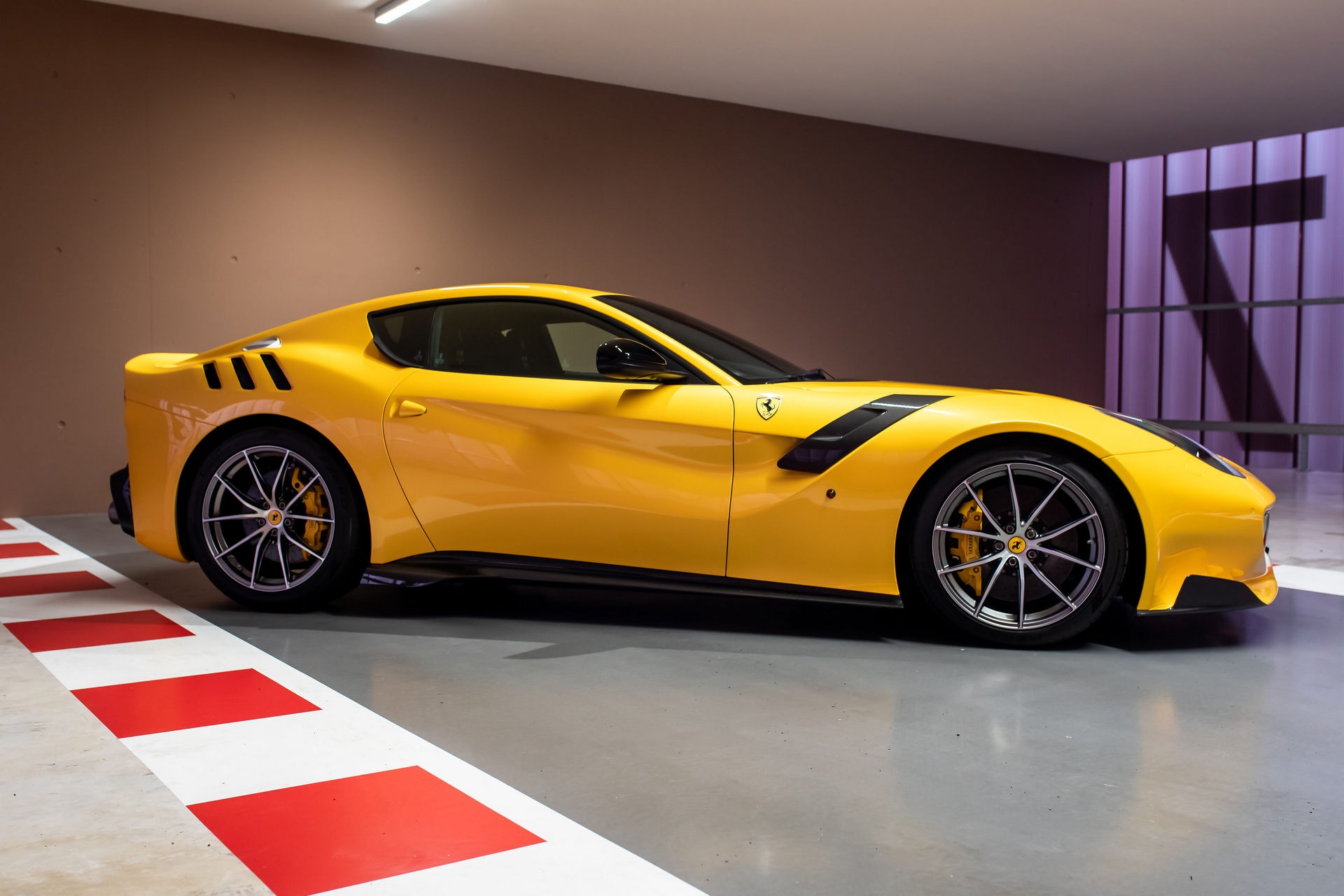 Sebastian Vettel rao bán dàn siêu xe 10 triệu USD sau khi rời Ferrari ảnh 8 Sebastian Vettel rao ban dan sieu xe 10 trieu USD sau khi roi Ferrari anh 8