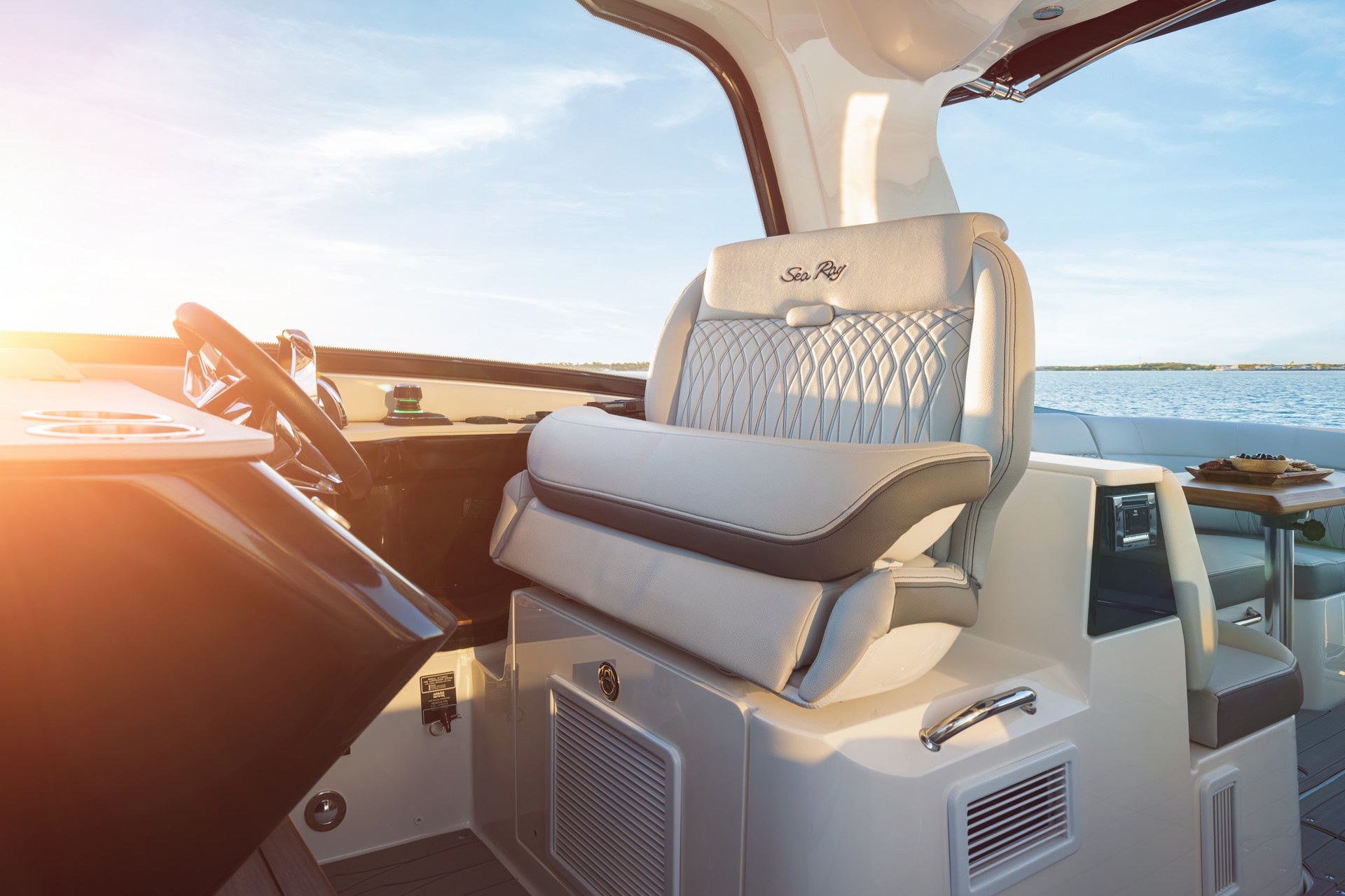 Sea Ray Sundancer 370 Outboard ra mắt ảnh 13 Sea Ray Sundancer 370 Outboard ra mat anh 13