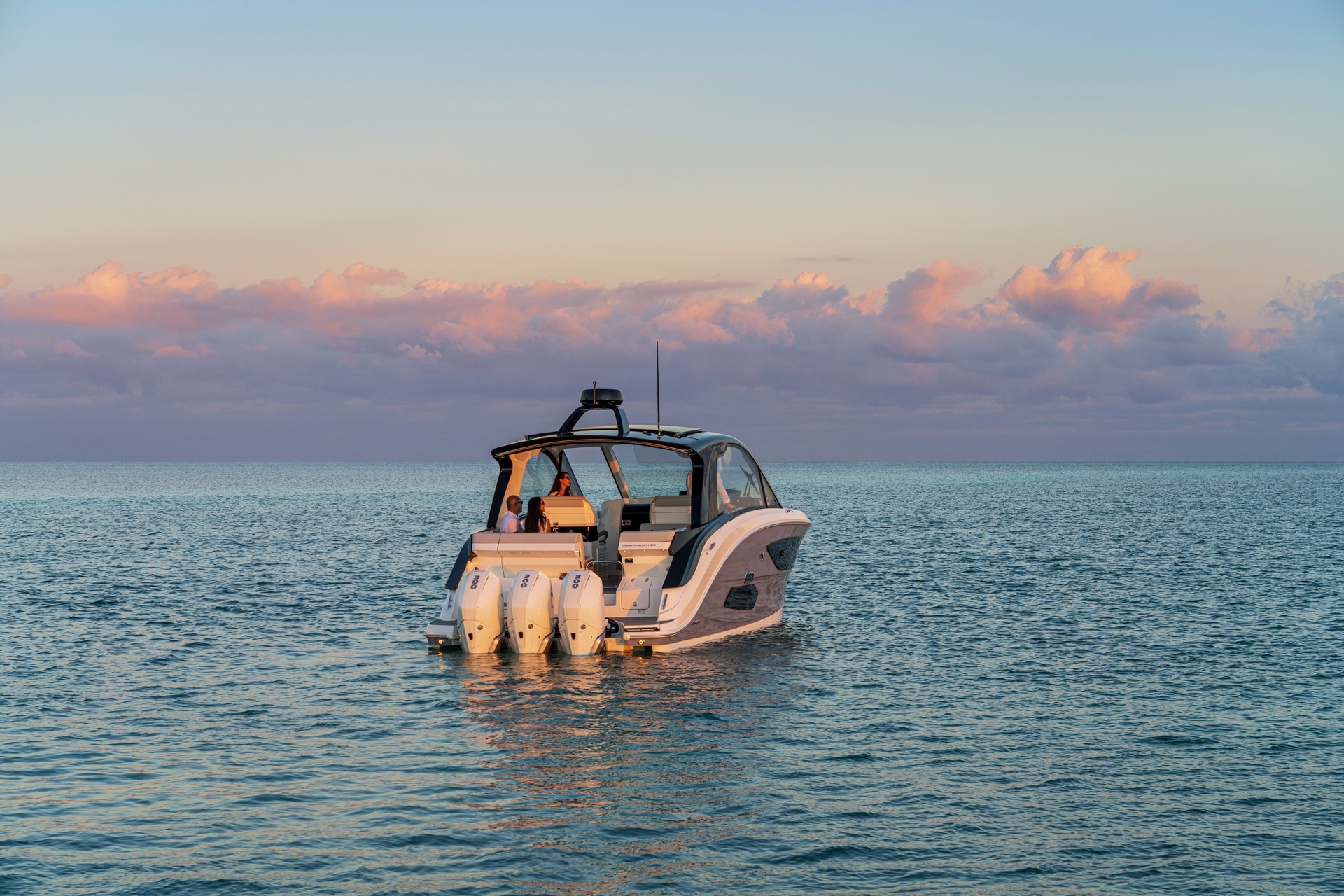 Sea Ray Sundancer 370 Outboard ra mắt ảnh 4 Sea Ray Sundancer 370 Outboard ra mat anh 4