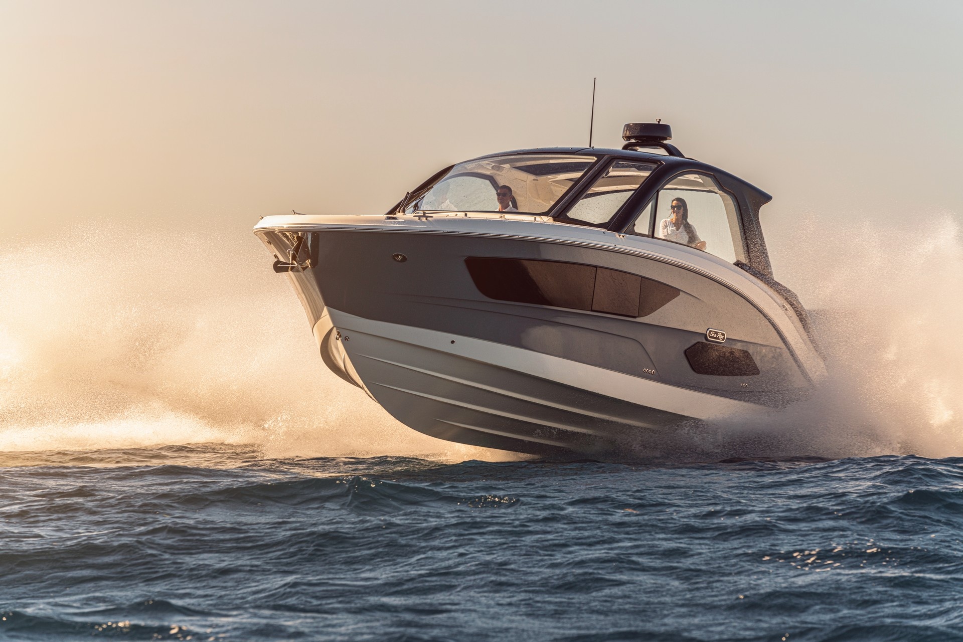 Sea Ray Sundancer 370 Outboard ra mắt ảnh 5 Sea Ray Sundancer 370 Outboard ra mat anh 5