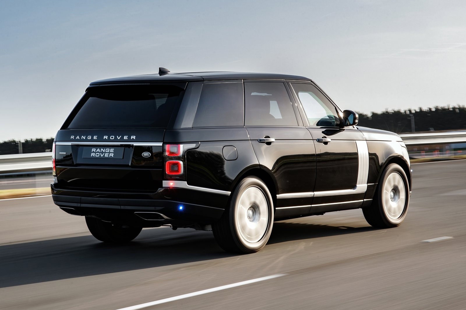 Những mẫu xe chống đạn thích hợp cho tổng thống ảnh 18 Nhung mau xe chong dan thich hop cho tong thong anh 18