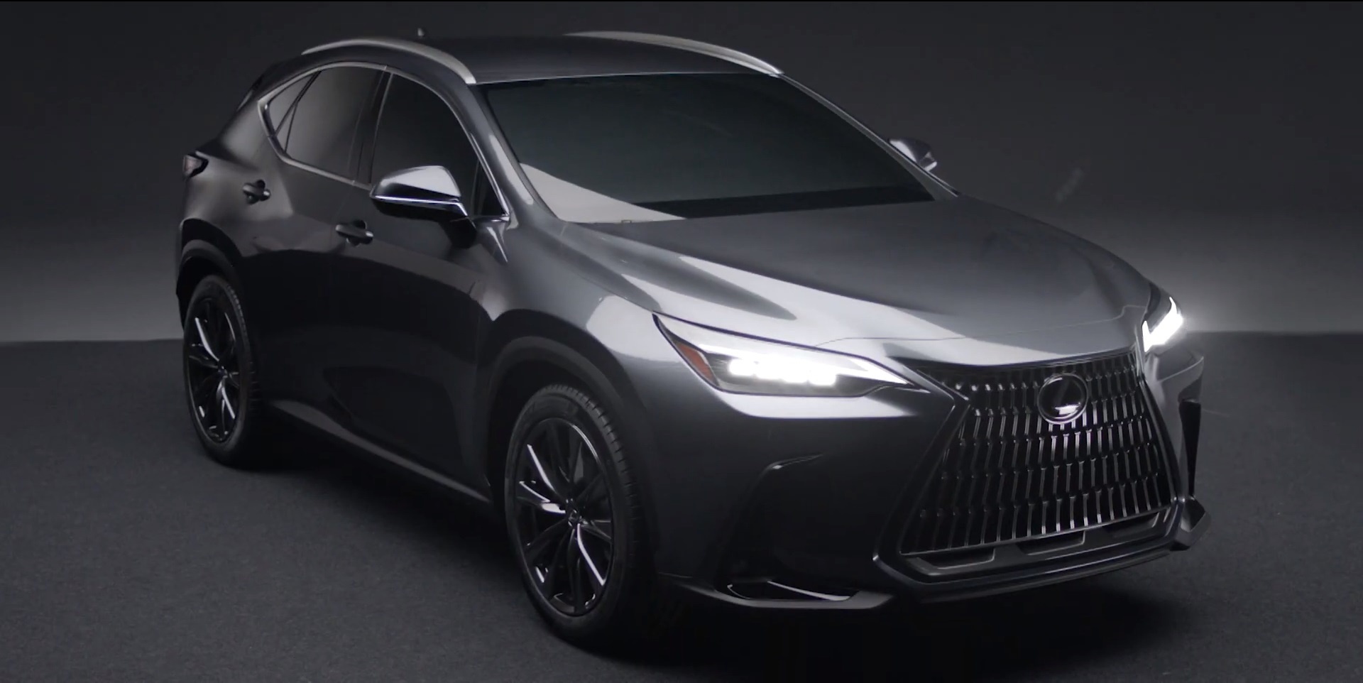 Lexus NX the he moi lo dien anh 1