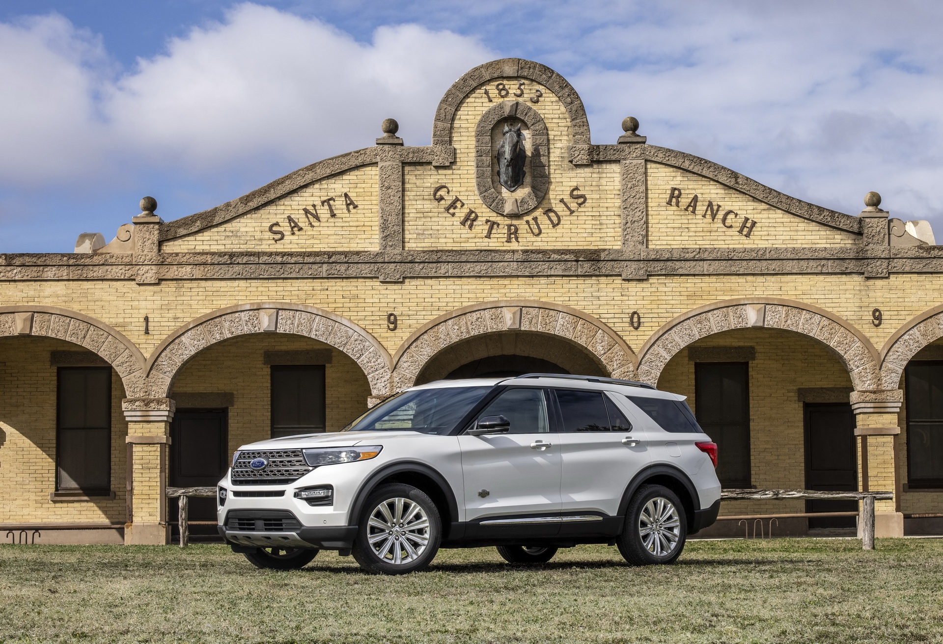 Ford Explorer King Ranch ra mắt ảnh 10 Ford Explorer King Ranch ra mat anh 10