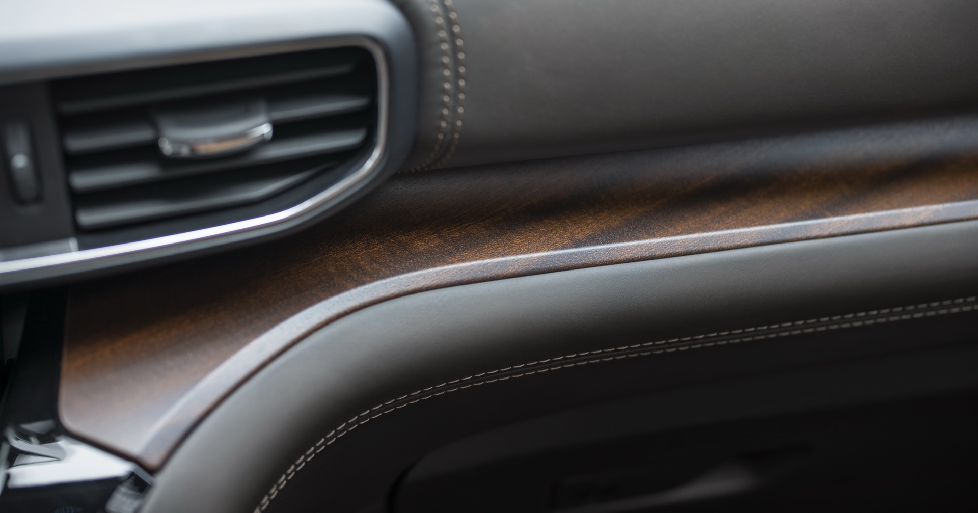 Ford Explorer King Ranch ra mắt ảnh 4 Ford Explorer King Ranch ra mat anh 4