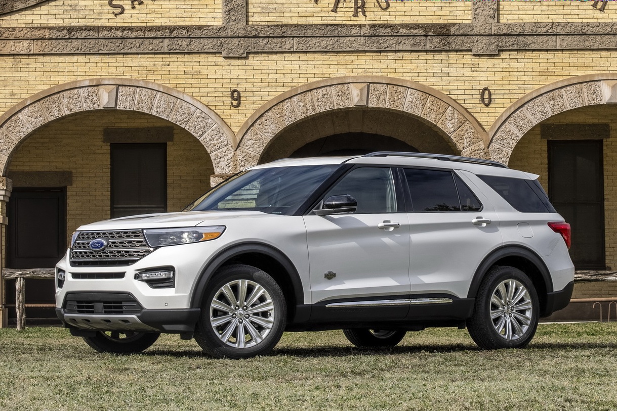 Ford Explorer King Ranch 2021 duoc ra mat, gia tu 52.350 USD hinh anh