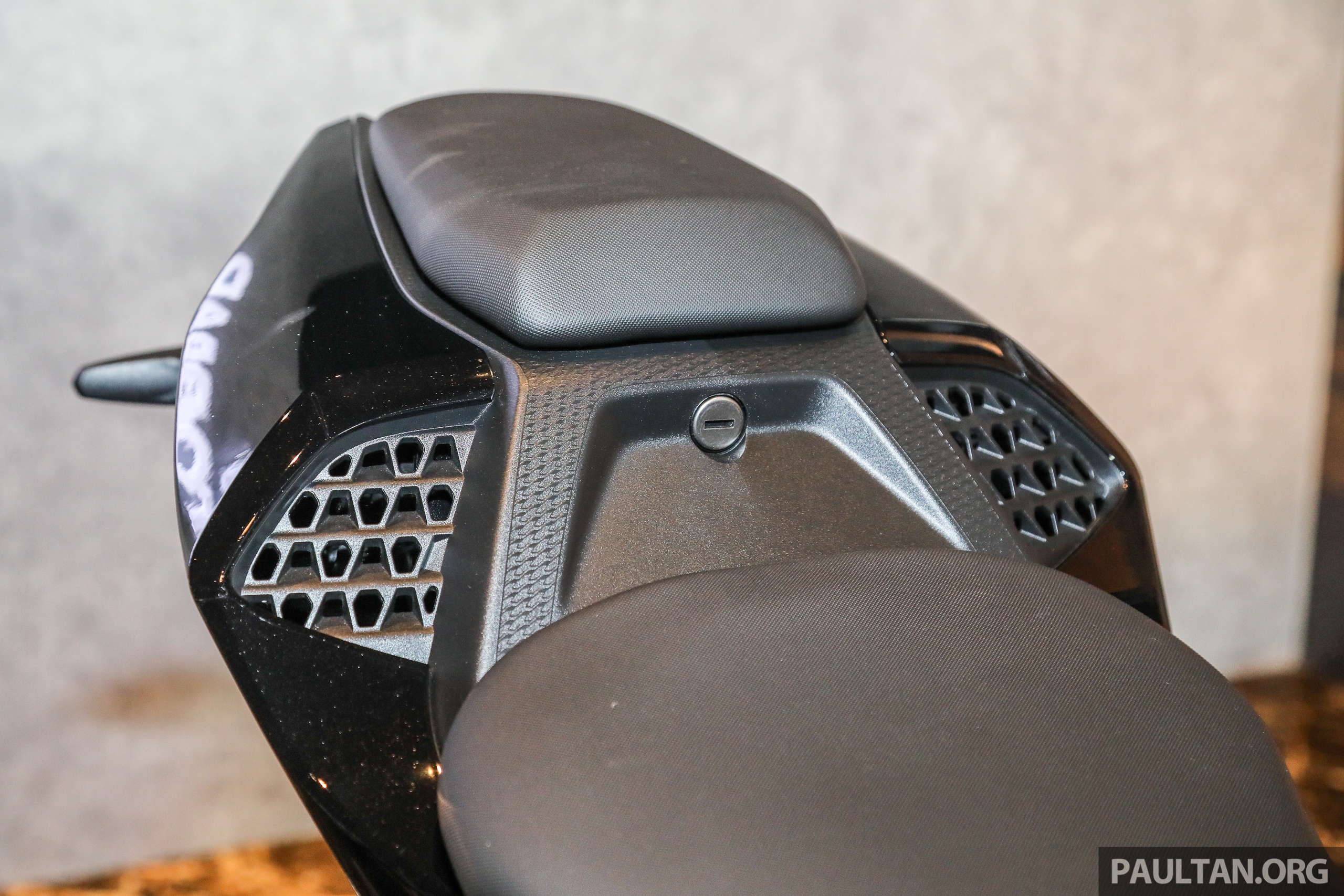 BMW S 1000 RR 2021 duoc ra mat anh 7