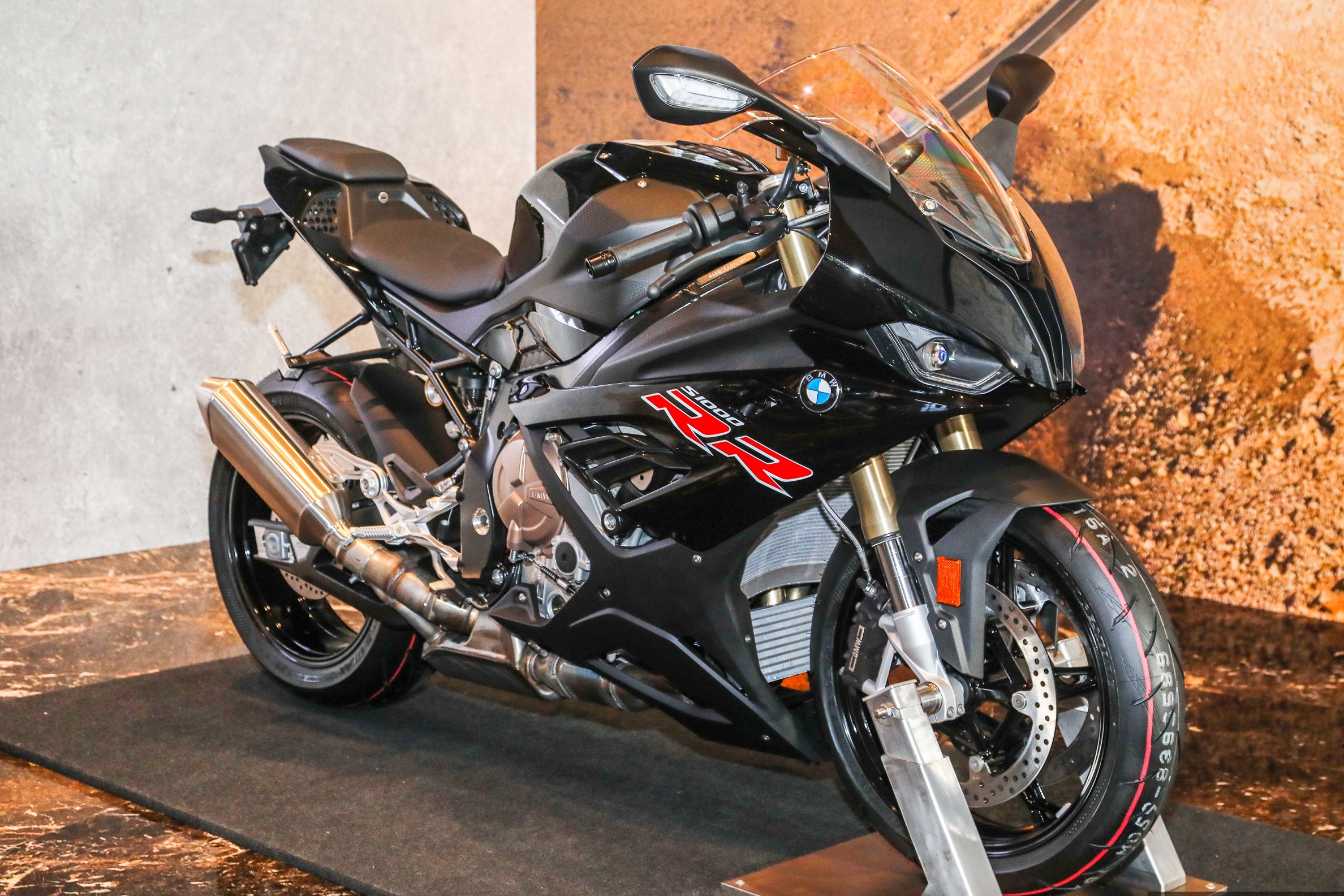 BMW S 1000 RR 2021 duoc ra mat tai Malaysia hinh anh