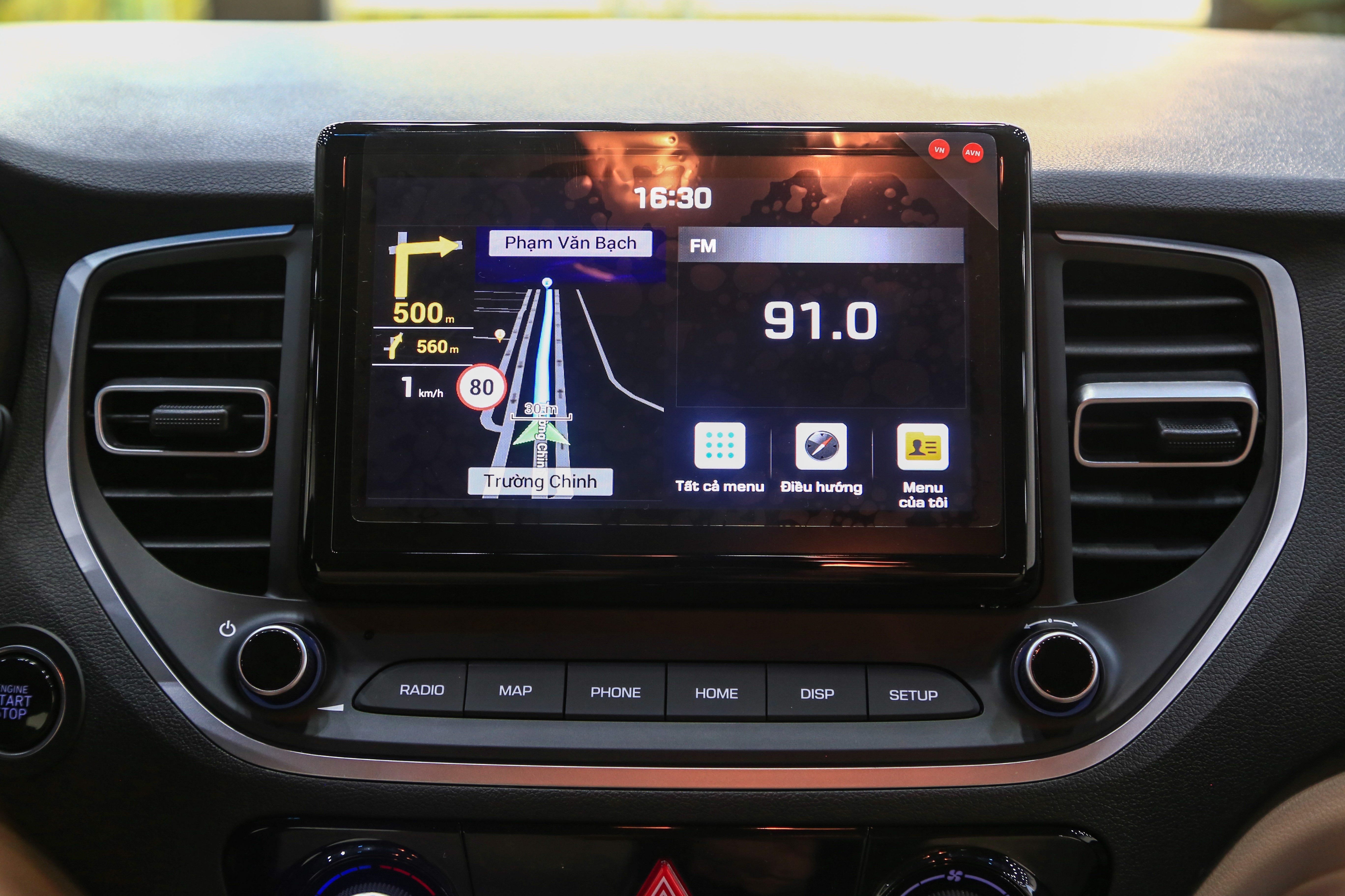 Gia lan banh cac mau sedan pho thong anh 12