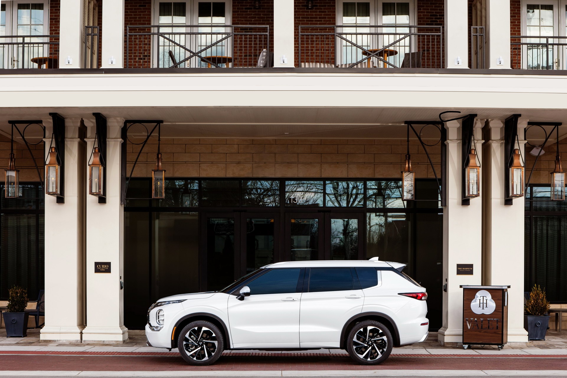Mitsubishi Outlander 2022 có giá tại Mỹ ảnh 5 Mitsubishi Outlander 2022 co gia tai My anh 5