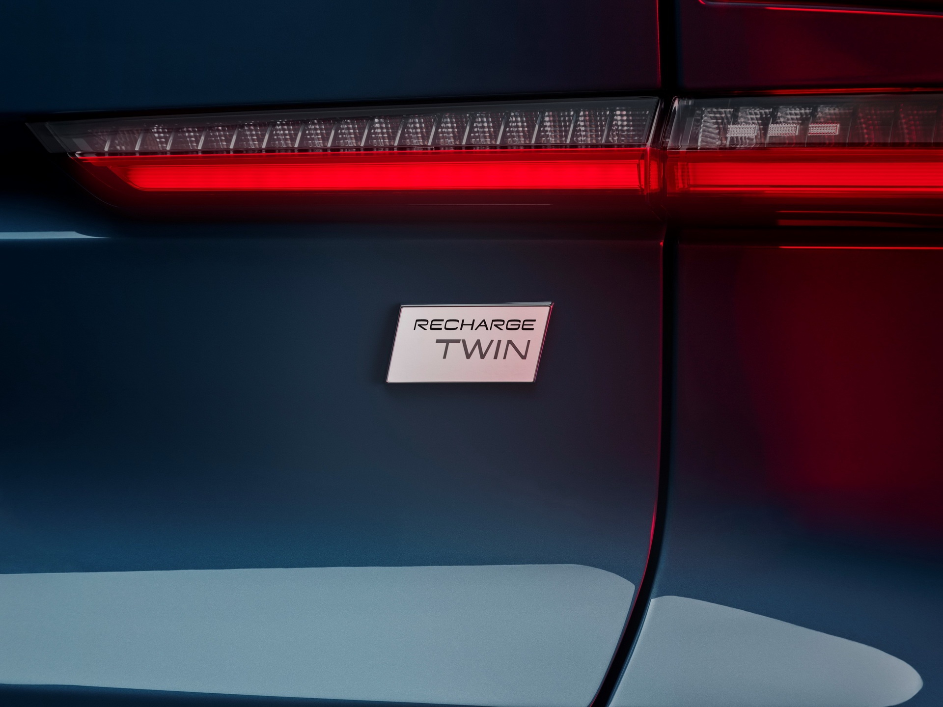 Volvo C40 Recharge ra mat anh 8