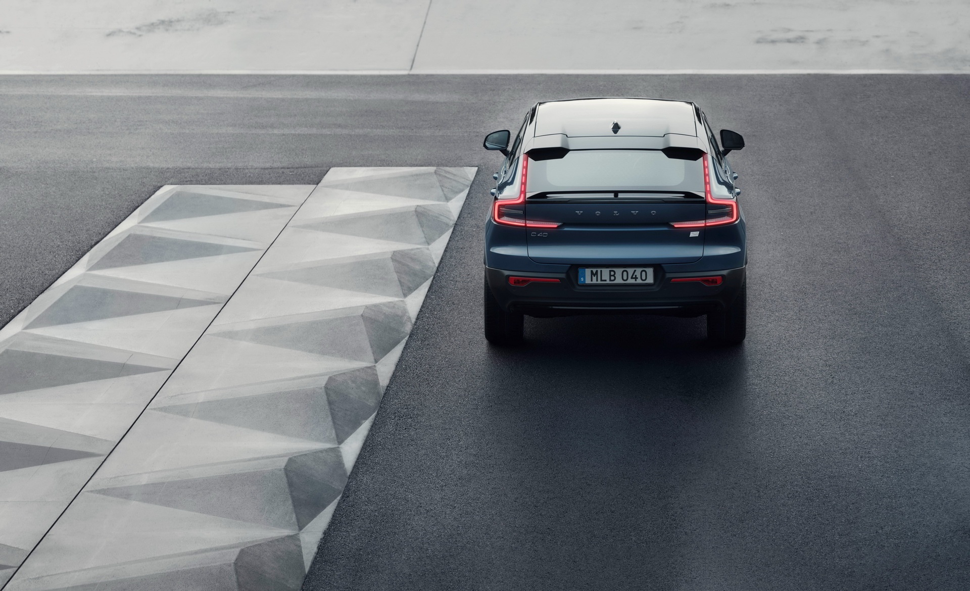 Volvo C40 Recharge ra mat anh 4