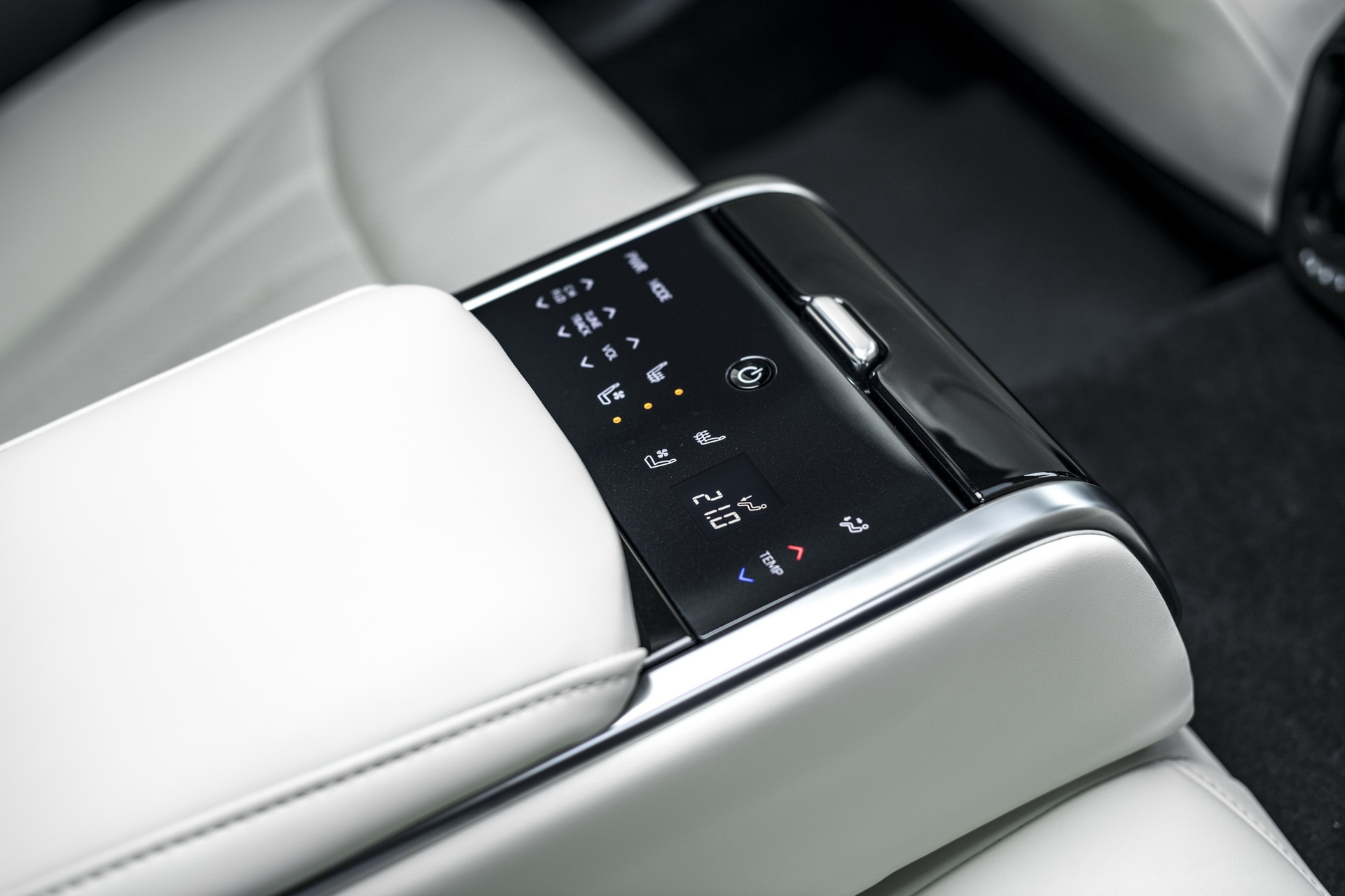 Toyota Mirai 2021 được ra mắt tại châu Âu ảnh 15 Toyota Mirai 2021 duoc ra mat tai chau Au anh 15