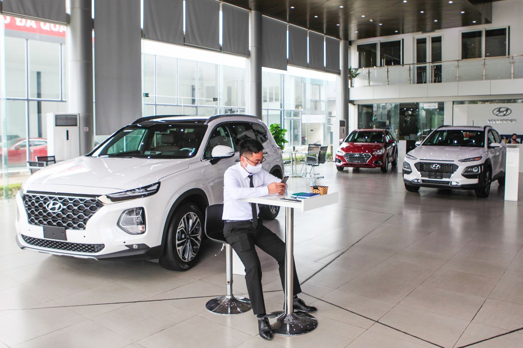 Thi truong oto Viet Nam tang truong tot nhat khu vuc trong nam 2020 hinh anh